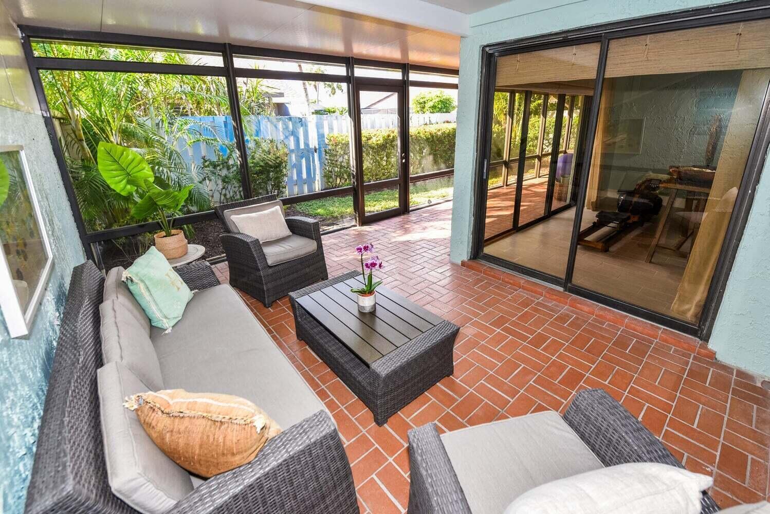 CAPE POINTE OF JONATHANS - Residential