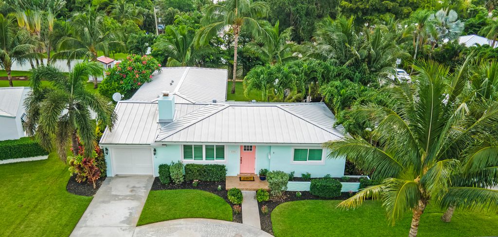 Photo of 1501 NE 2nd Avenue, Delray Beach, FL 33444 (MLS # R10999860)