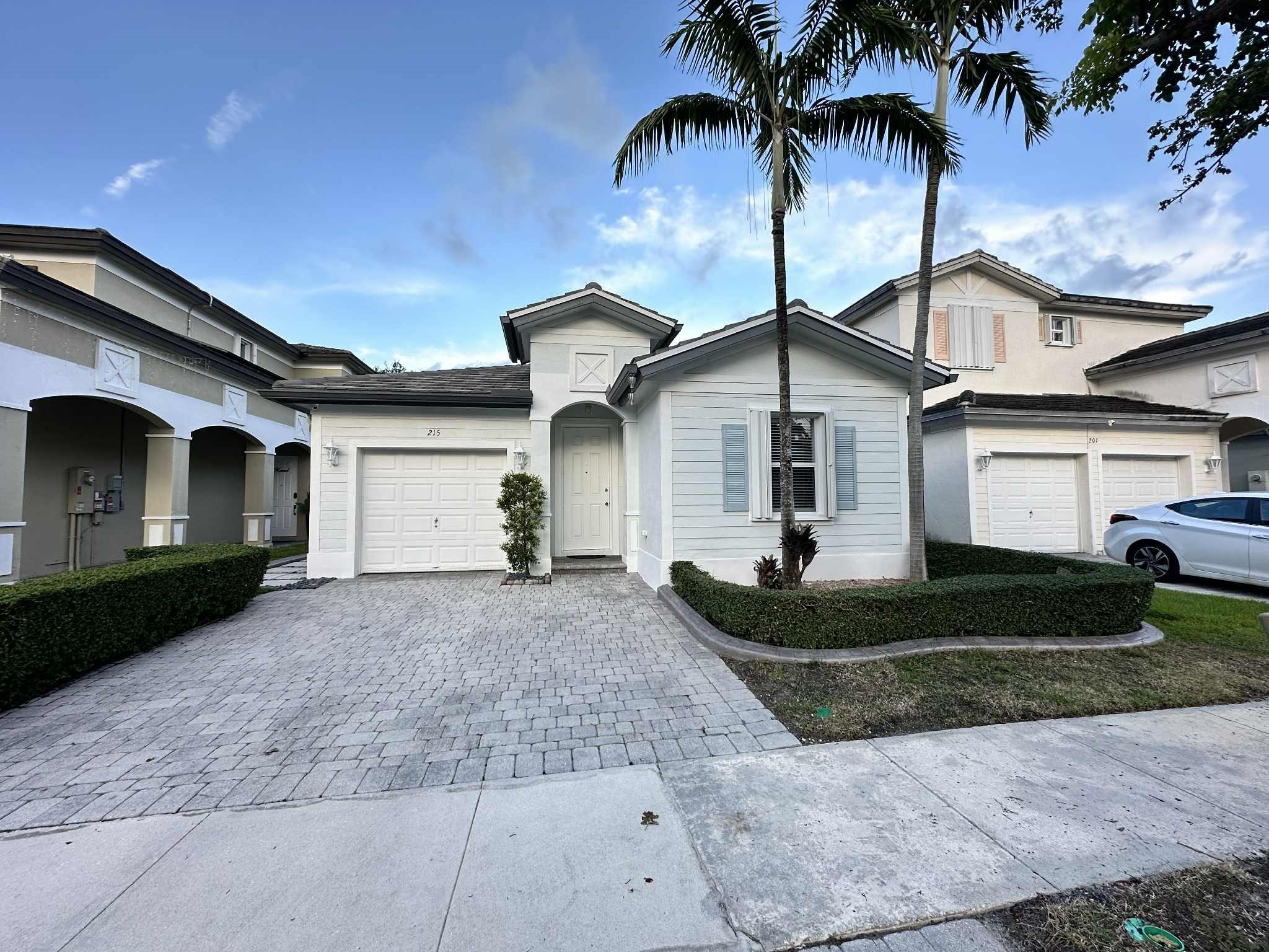 215 NE 36th Terrace