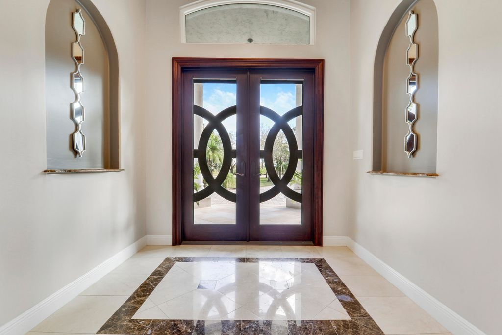 Photo of 18512 SE Old Trail Drive E, Jupiter, FL 33478 (MLS # R11159313)