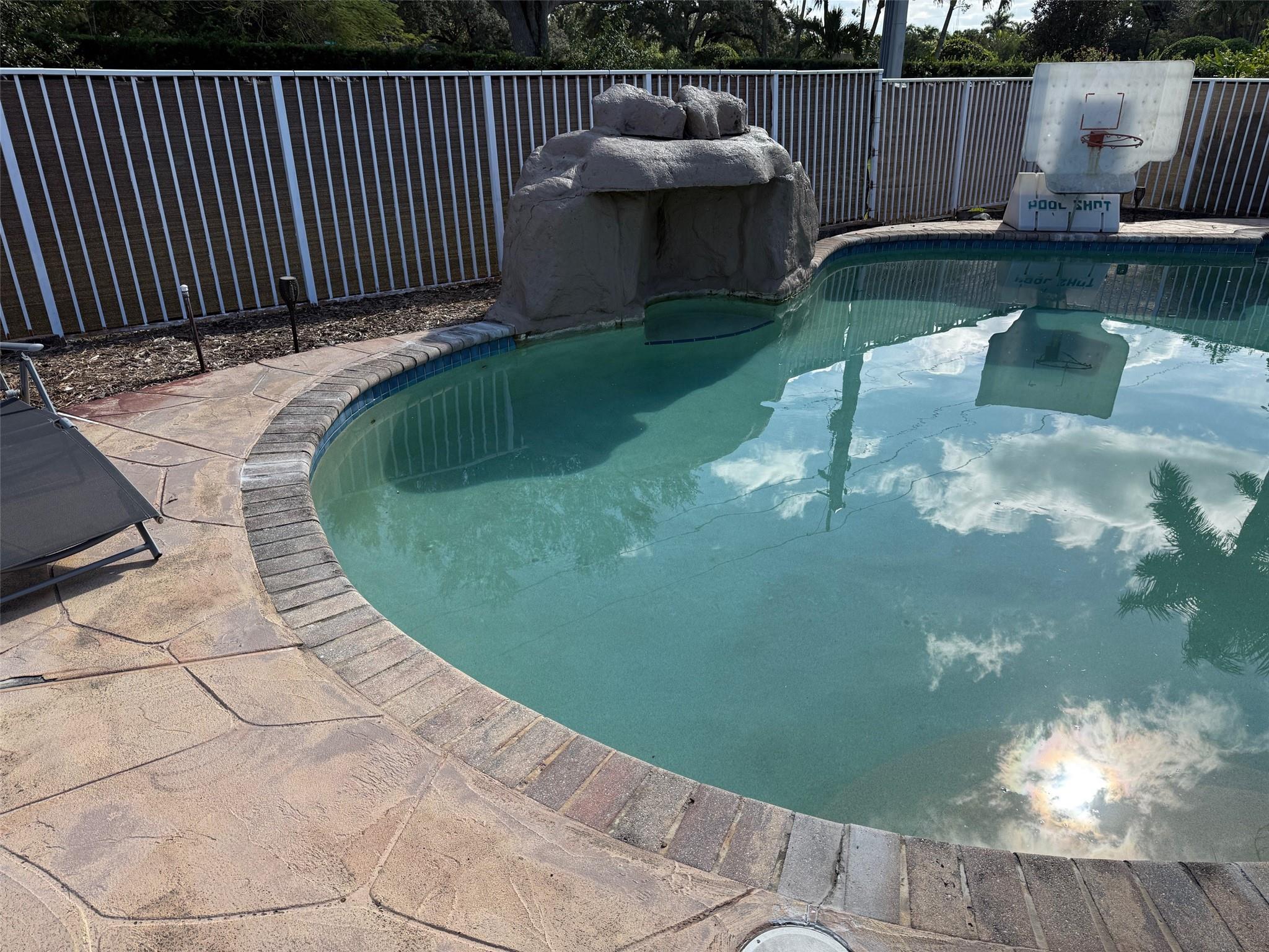 DAVIE WHISPERING PINES - Residential