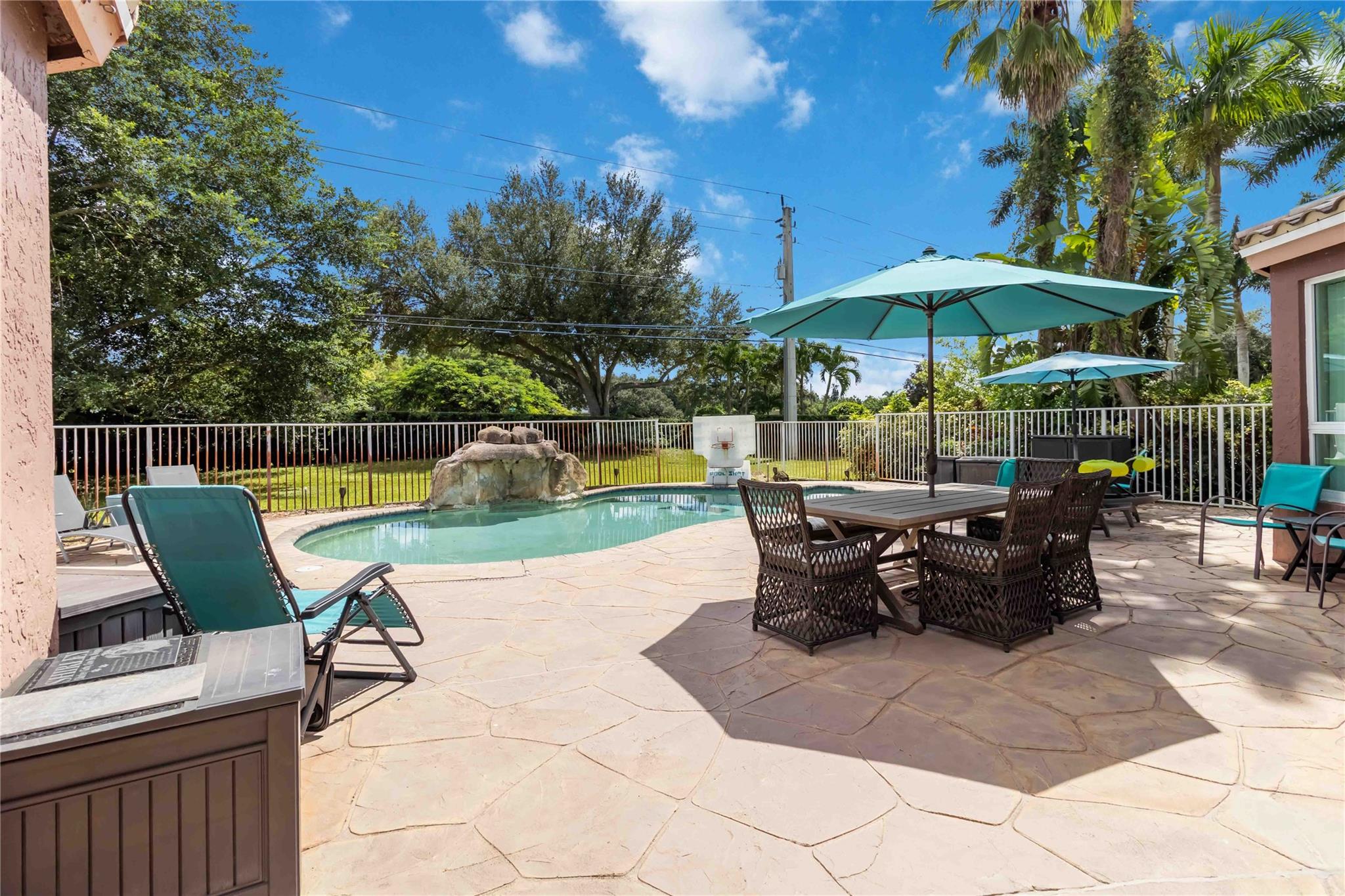DAVIE WHISPERING PINES - Residential