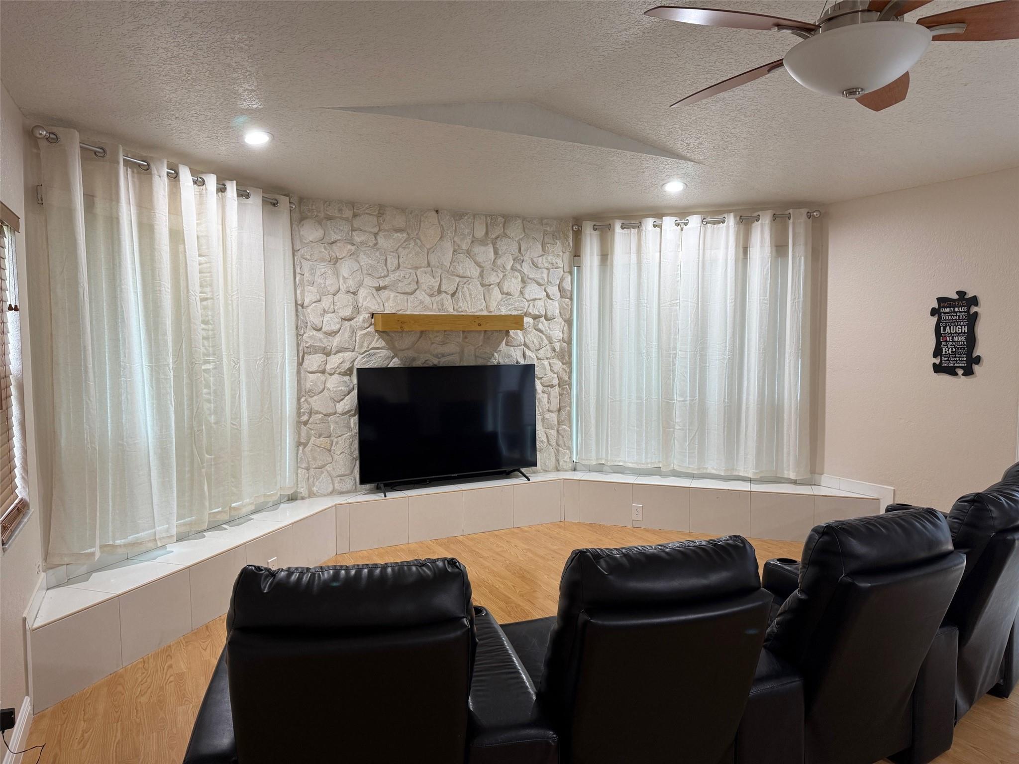 DAVIE WHISPERING PINES - Residential