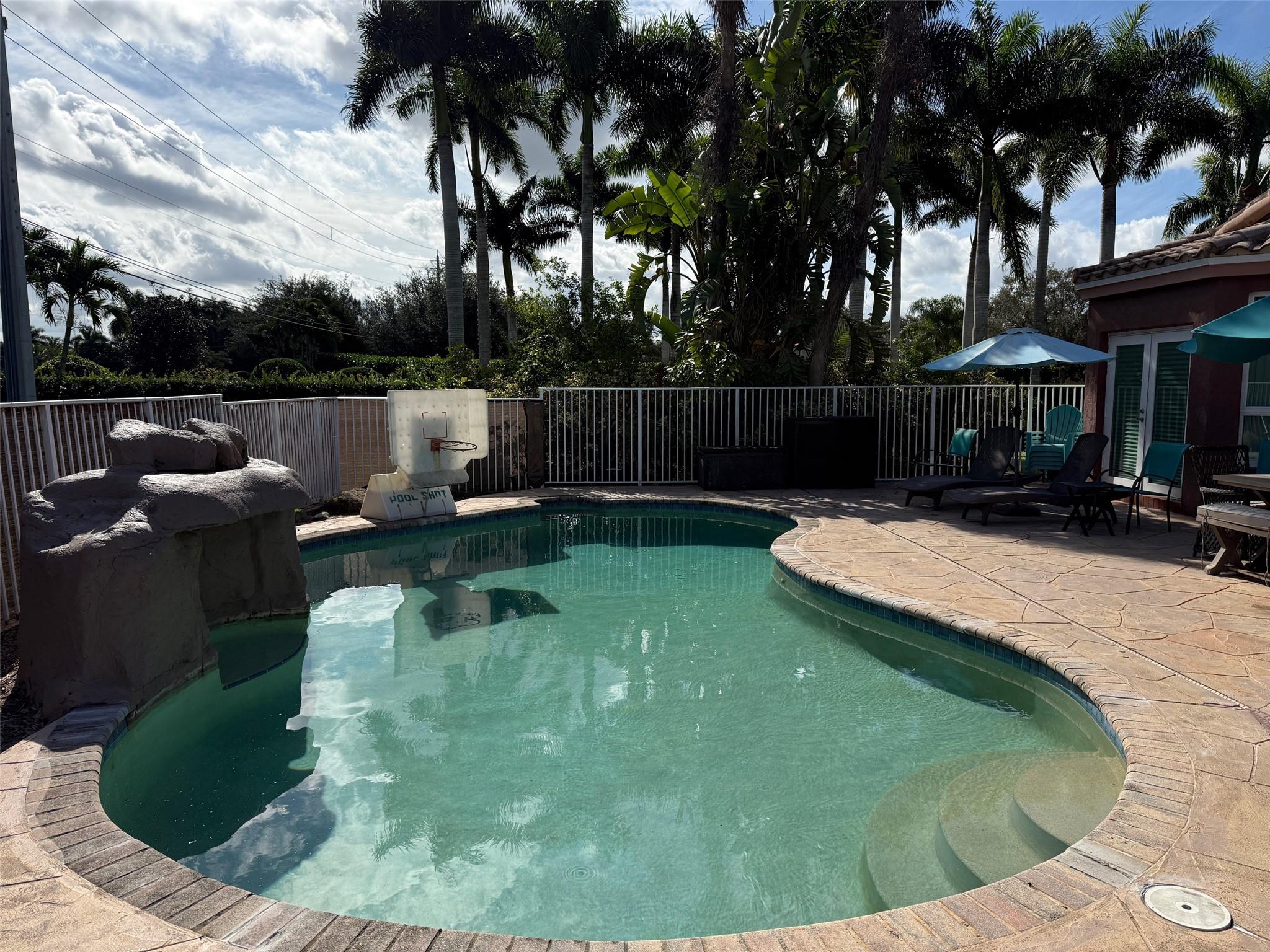 DAVIE WHISPERING PINES - Residential