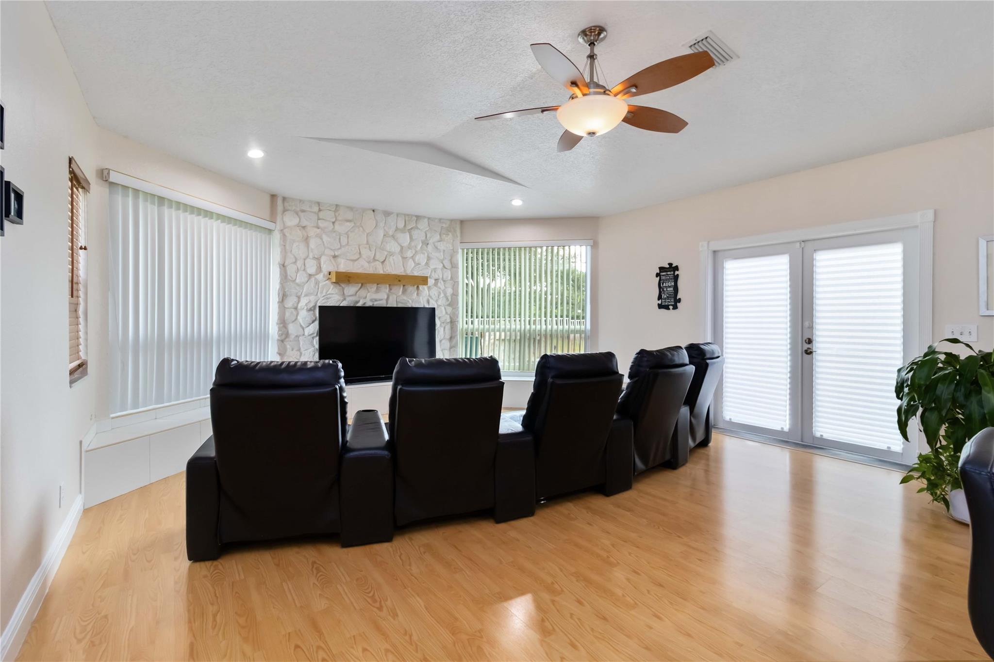 DAVIE WHISPERING PINES - Residential