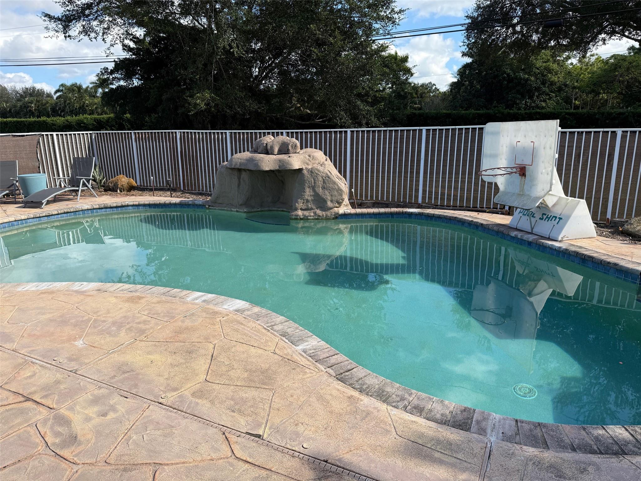 DAVIE WHISPERING PINES - Residential