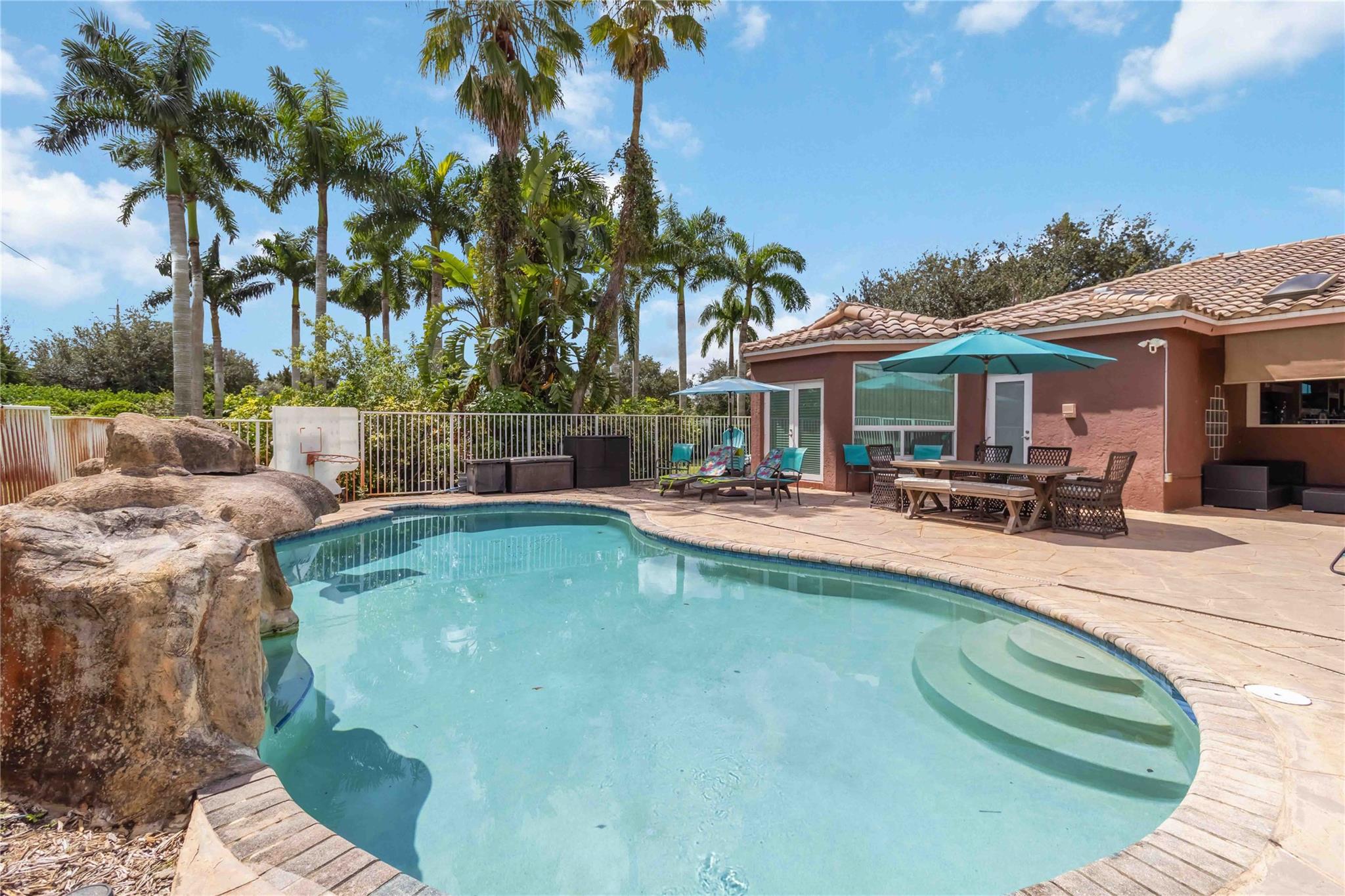DAVIE WHISPERING PINES - Residential