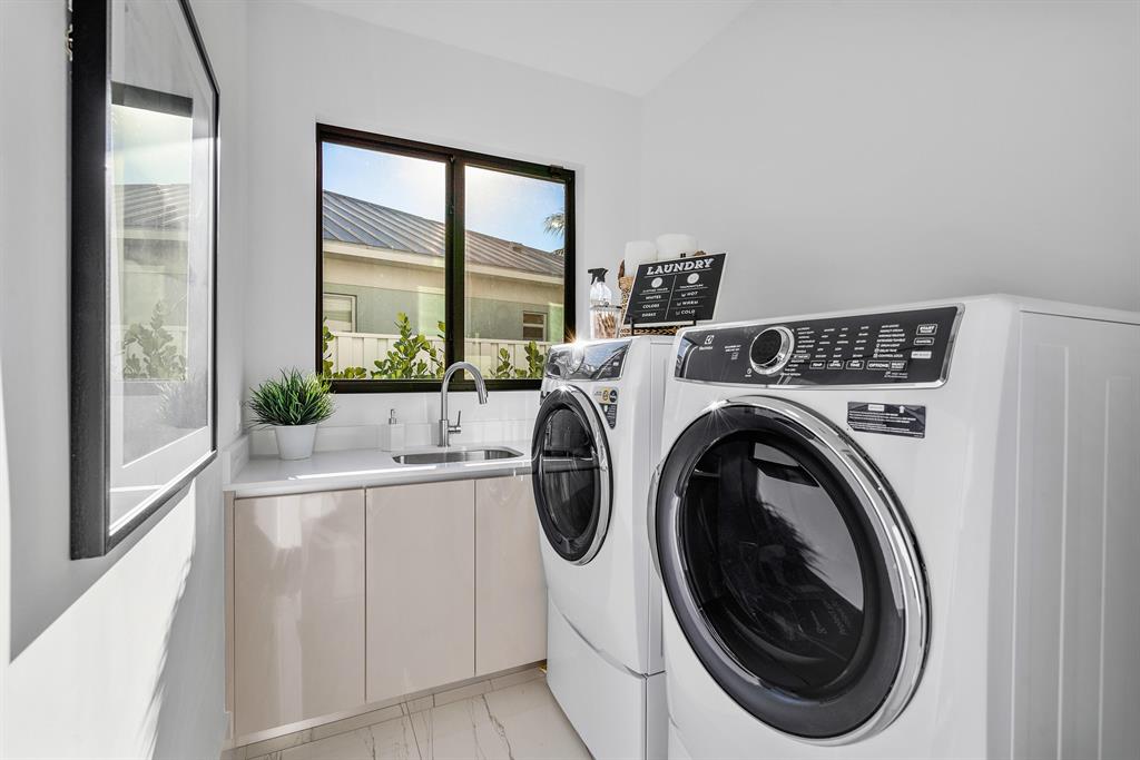 BOCA VILLAS - Residential