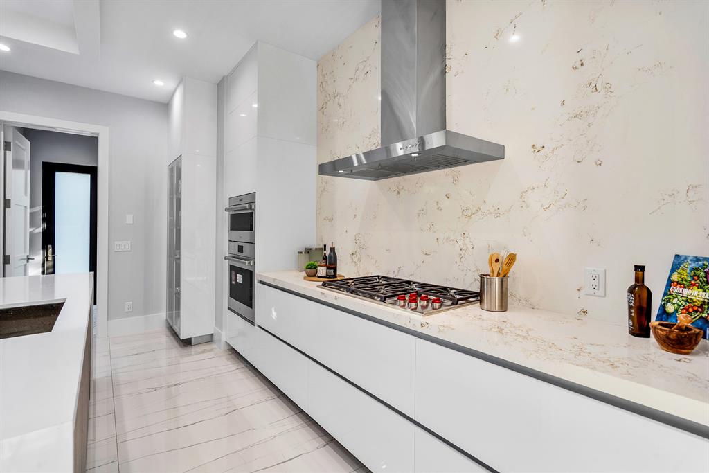 BOCA VILLAS - Residential