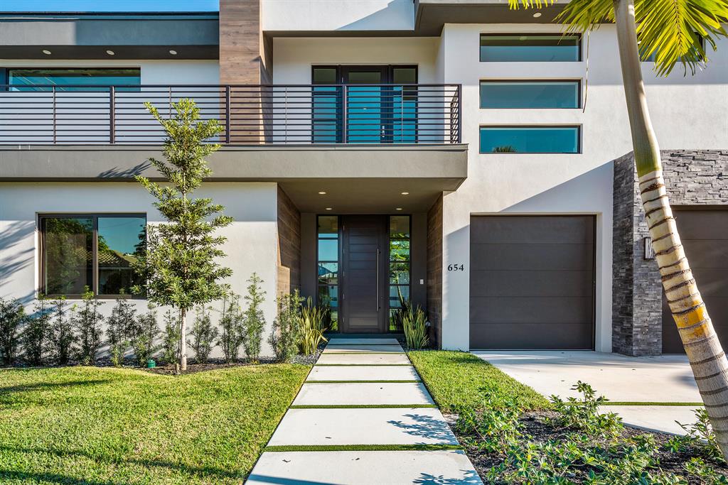 BOCA VILLAS - Residential