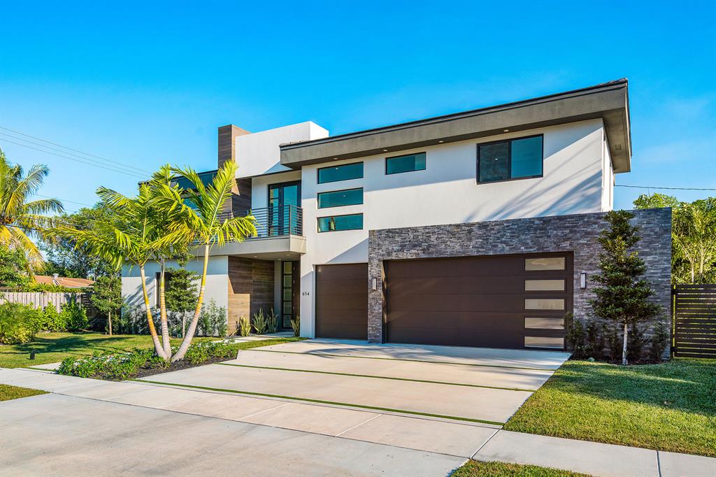 BOCA VILLAS - Residential