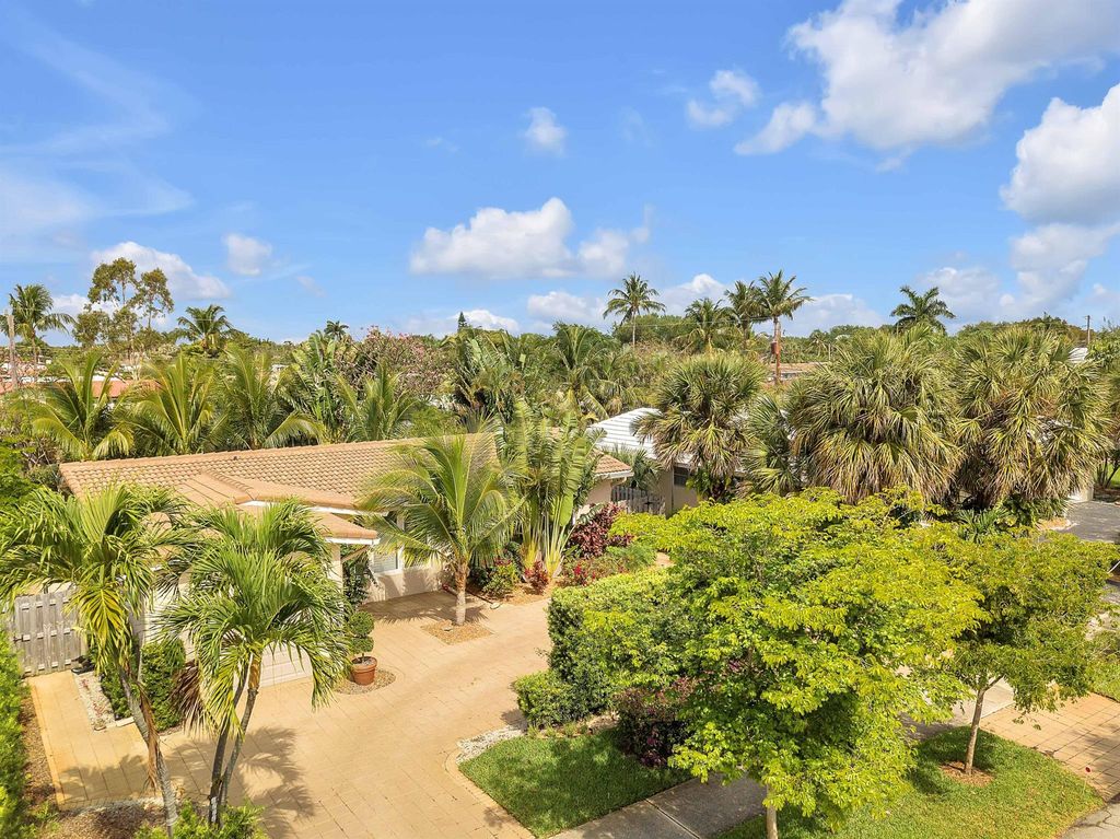 Photo of 5811 NE 22nd Way, Fort Lauderdale, FL 33308 (MLS # R11116547)