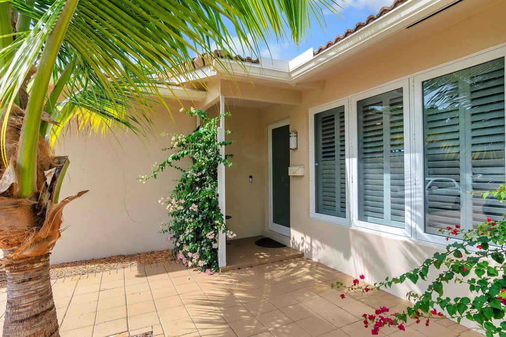 Photo of 5811 NE 22nd Way, Fort Lauderdale, FL 33308 (MLS # R11116547)