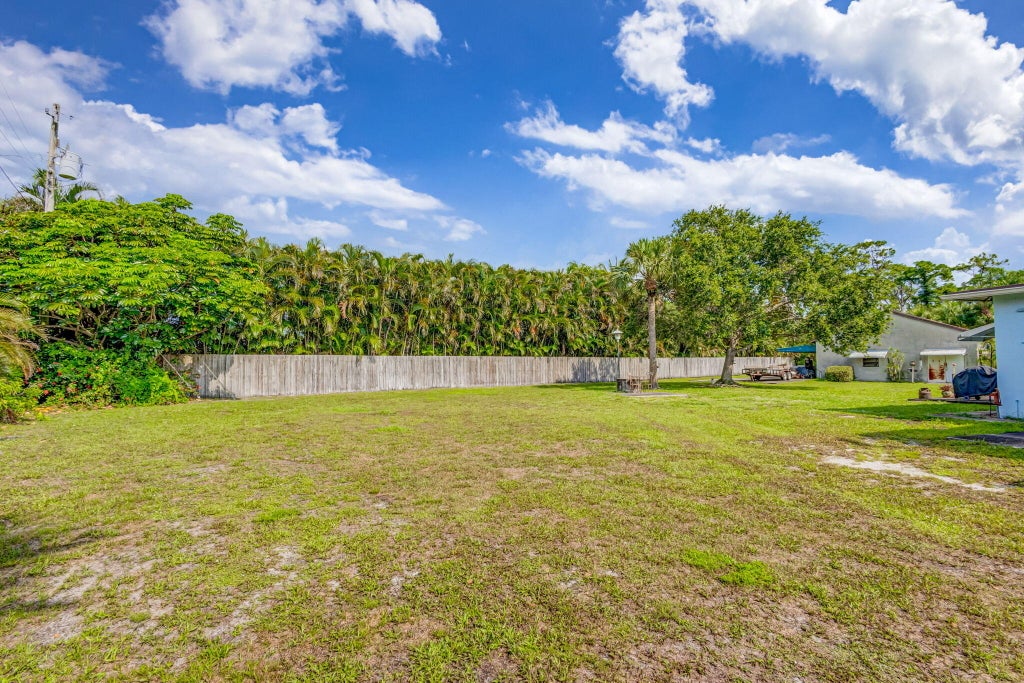 Photo of 8781 N Virgina Avenue, Palm Beach Gardens, FL 33418 (MLS # R11101346)