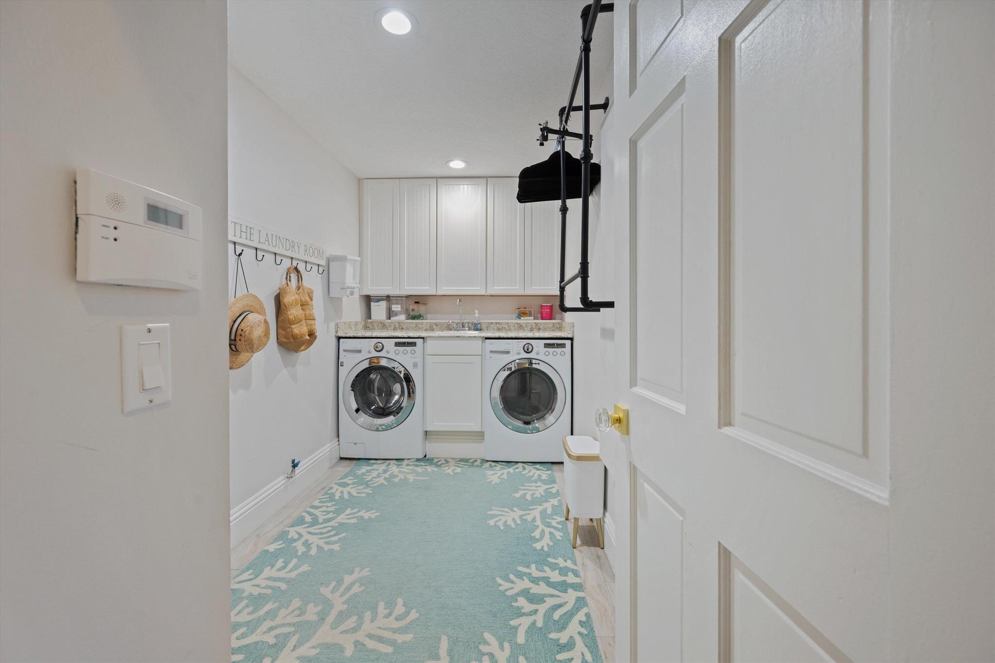 HERITAGE OAKS - Residential