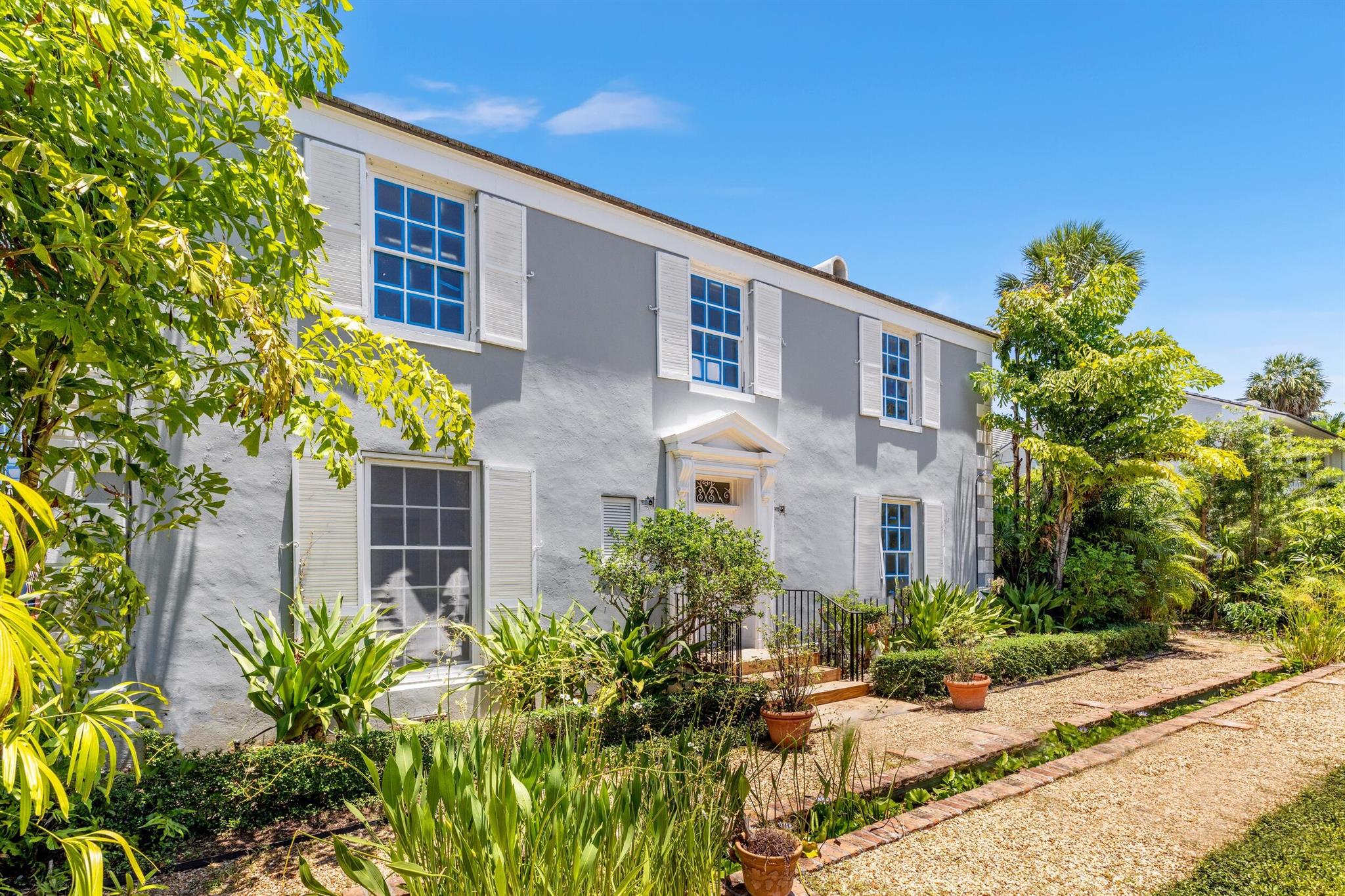 COCOANUT GROVE - Residential