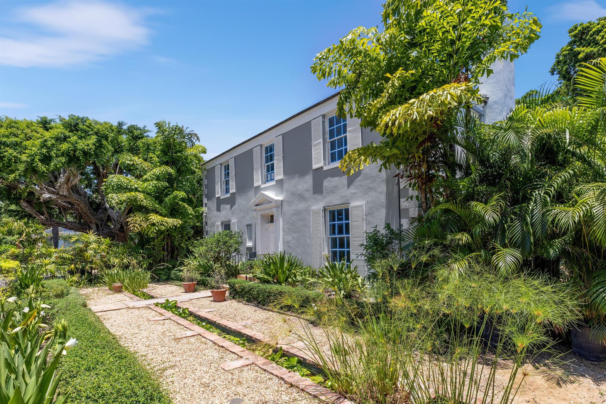 COCOANUT GROVE - Residential