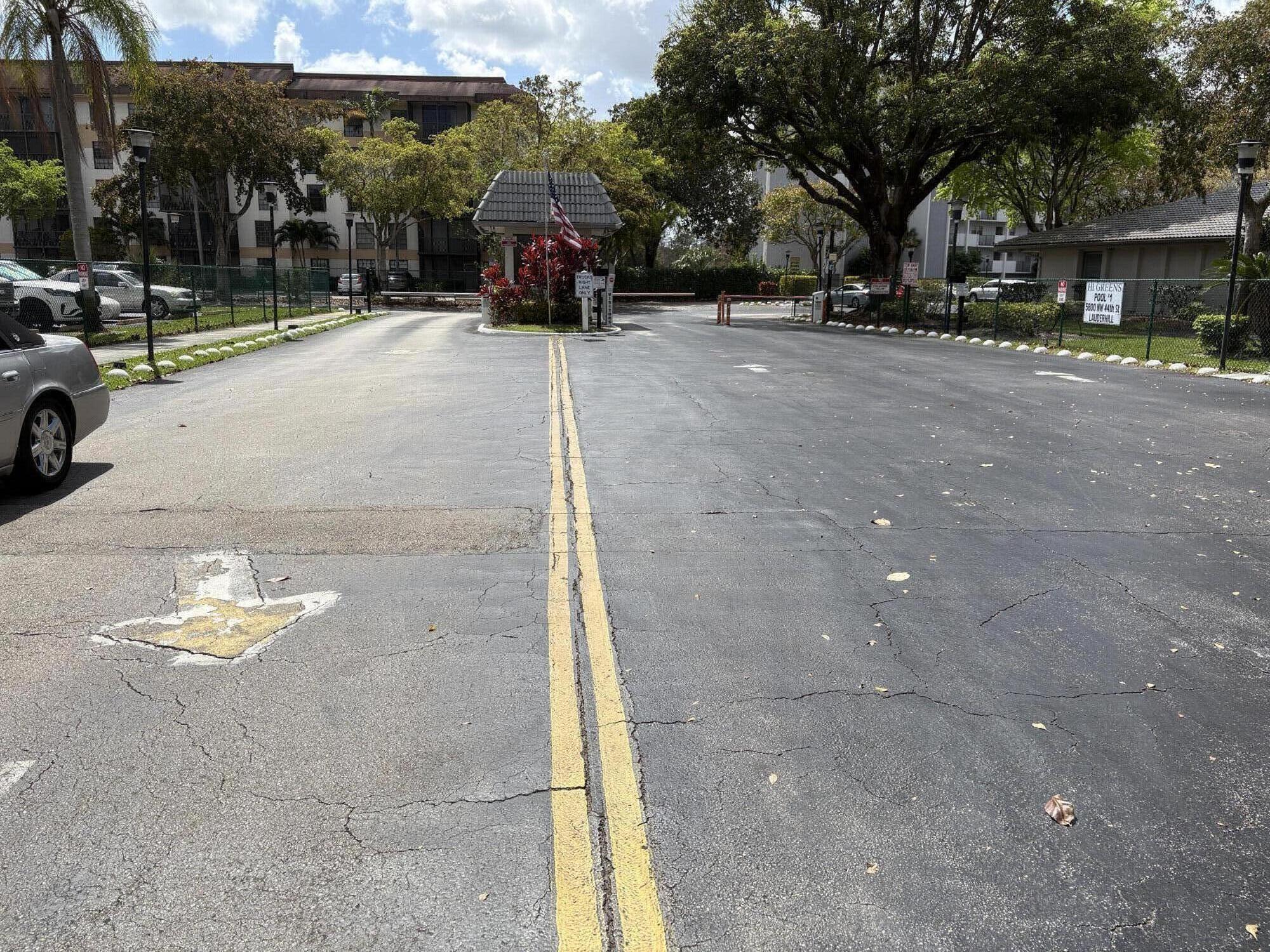 HI-GREENS OF INVERRARY - Residential