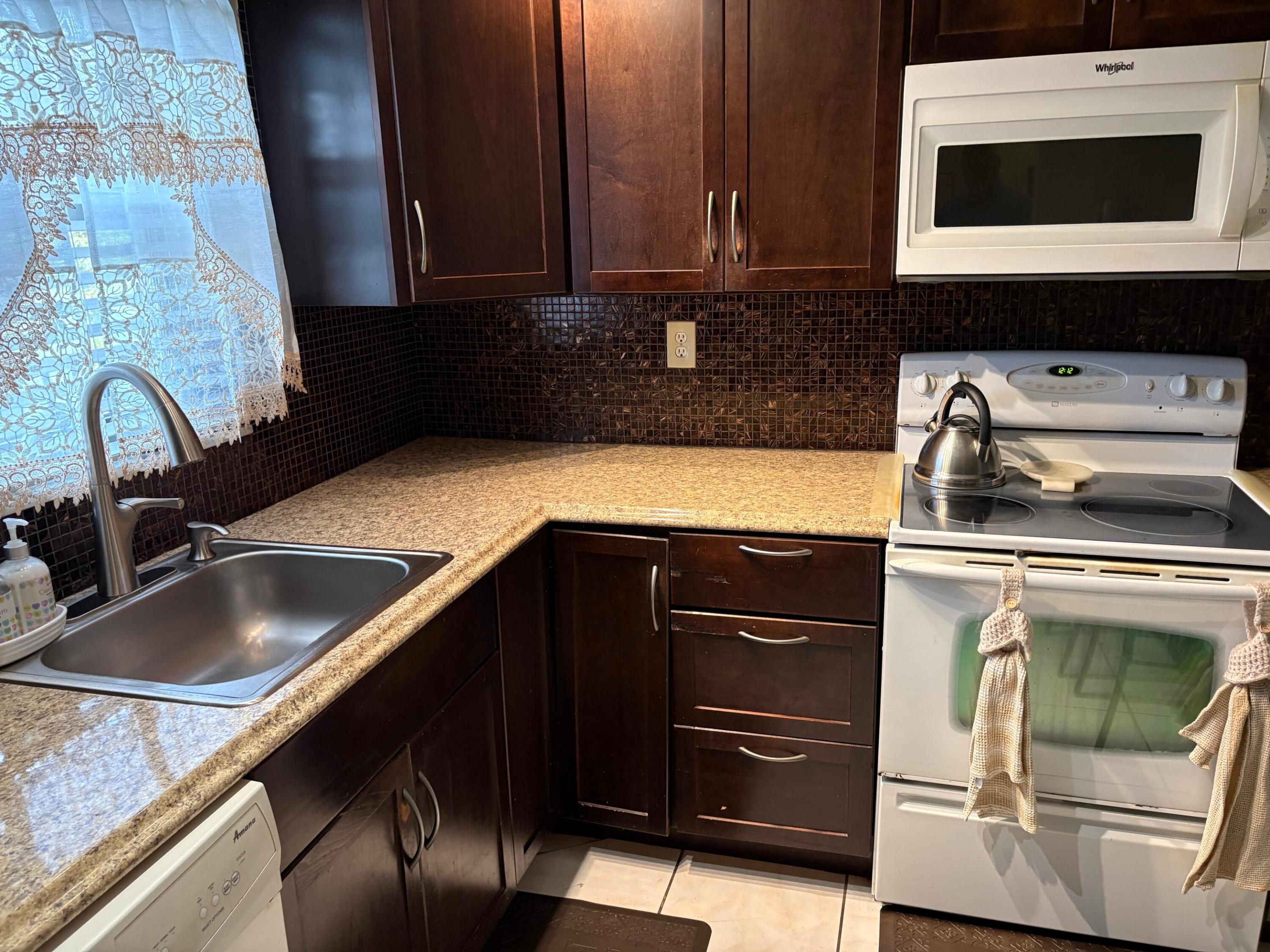 HI-GREENS OF INVERRARY - Residential