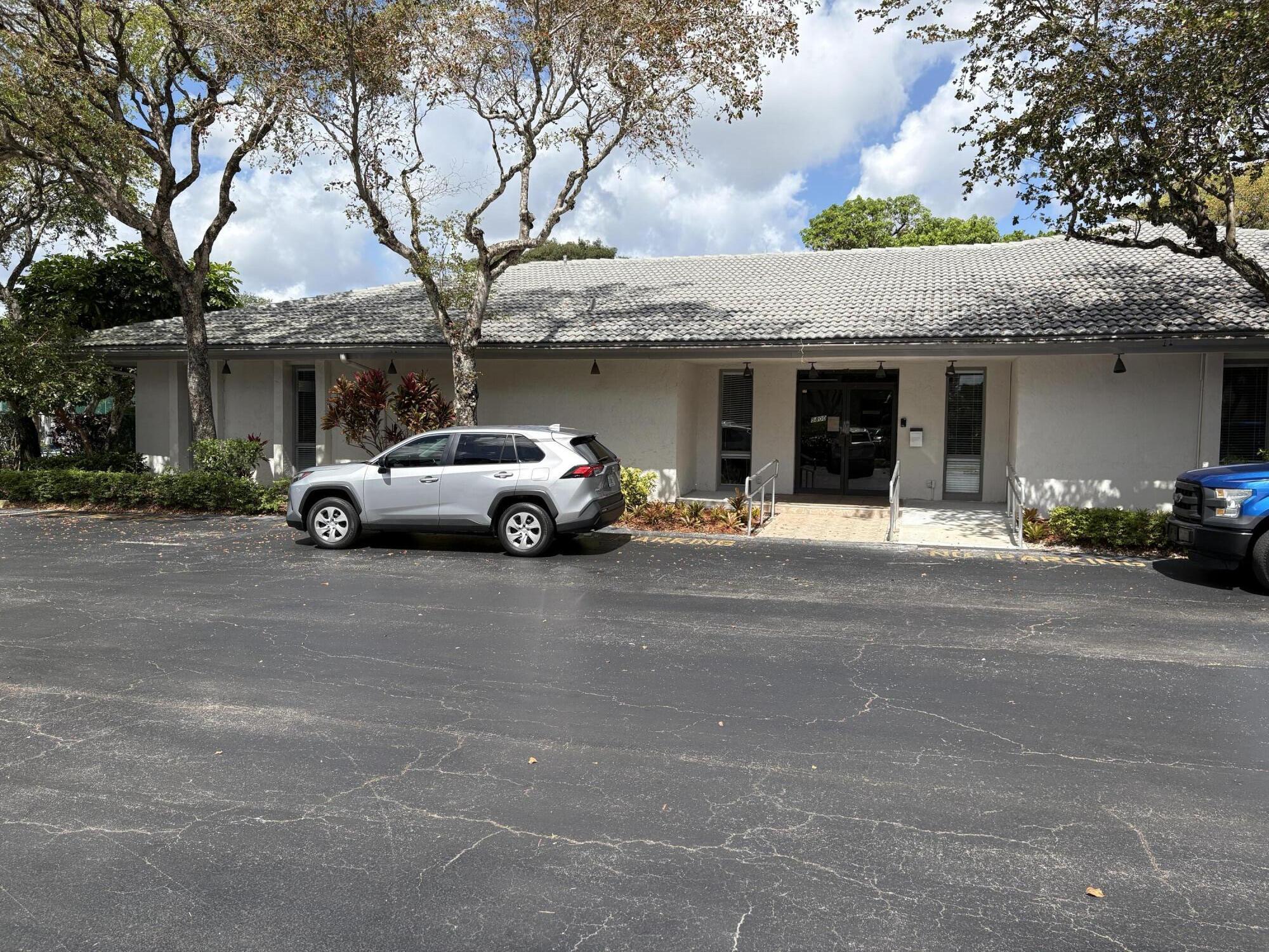 HI-GREENS OF INVERRARY - Residential