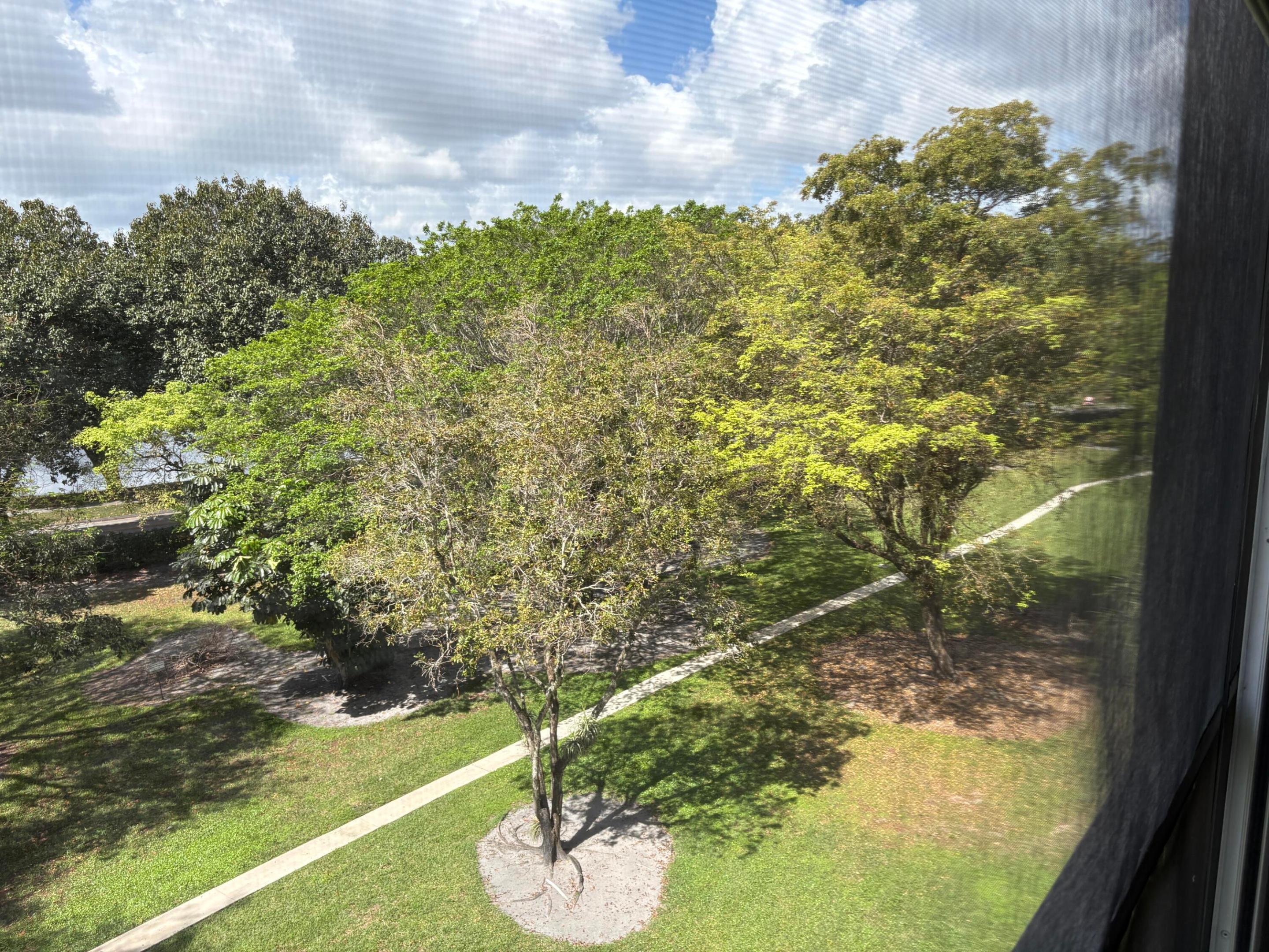 HI-GREENS OF INVERRARY - Residential