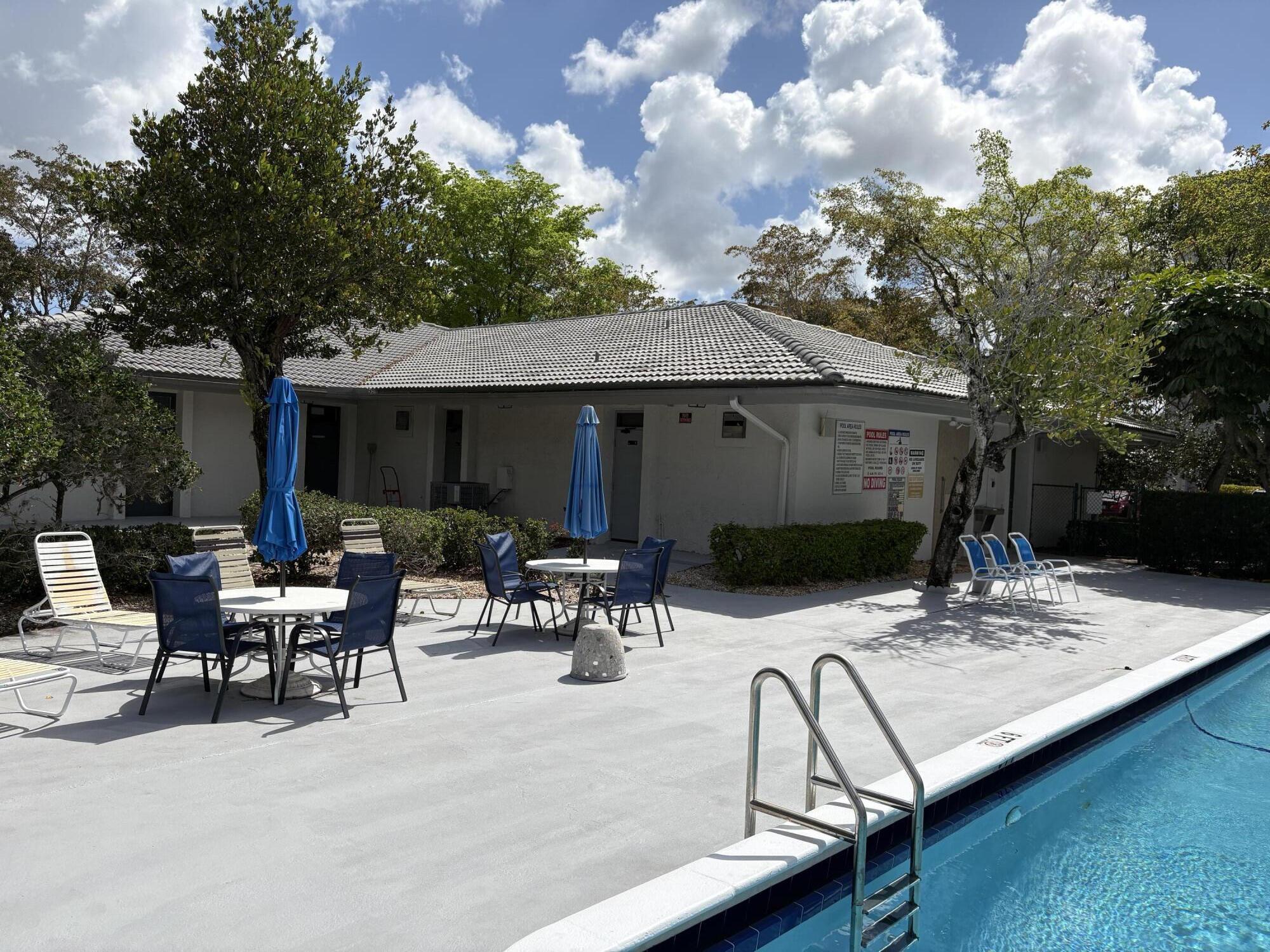 HI-GREENS OF INVERRARY - Residential