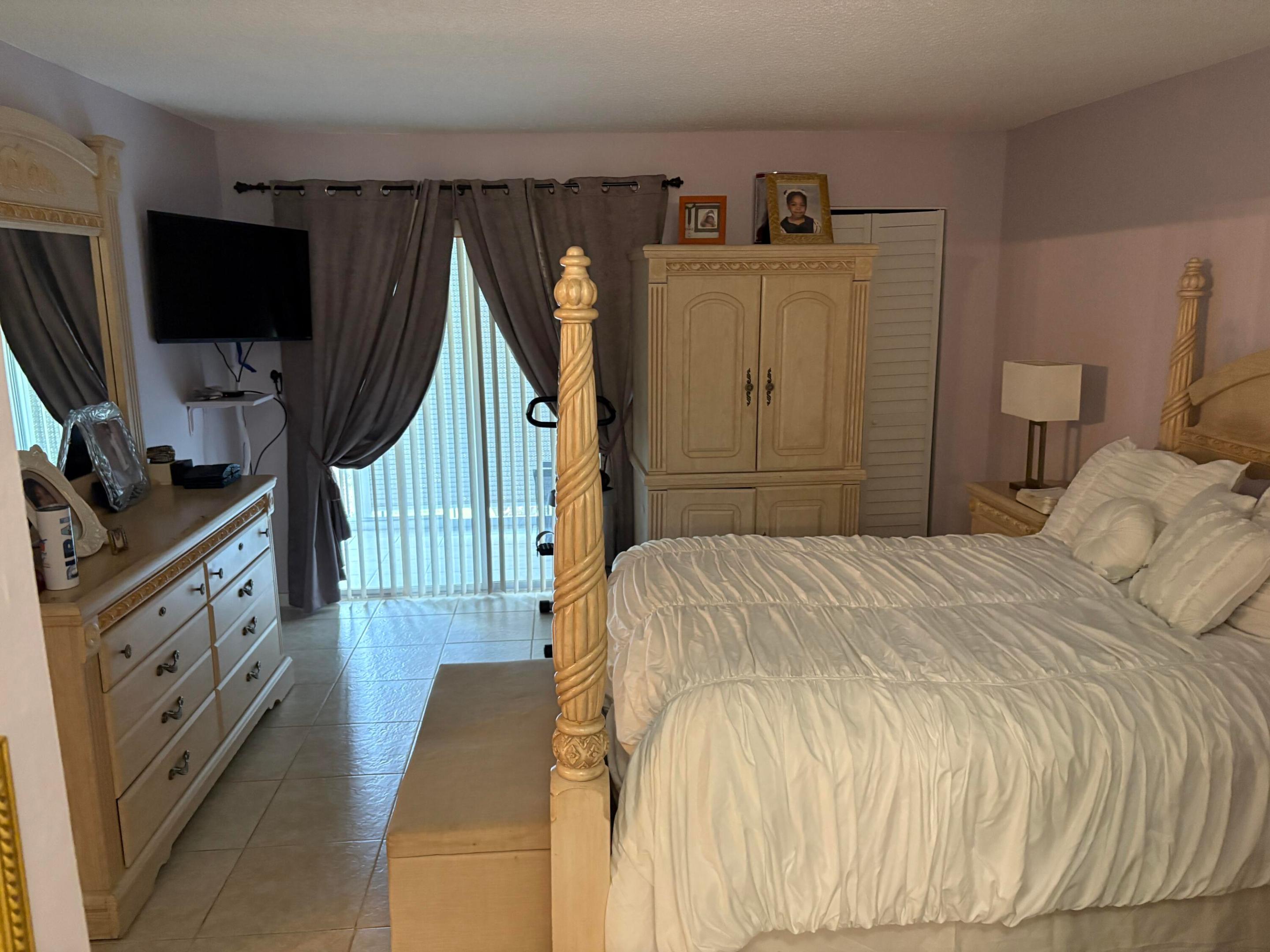 HI-GREENS OF INVERRARY - Residential