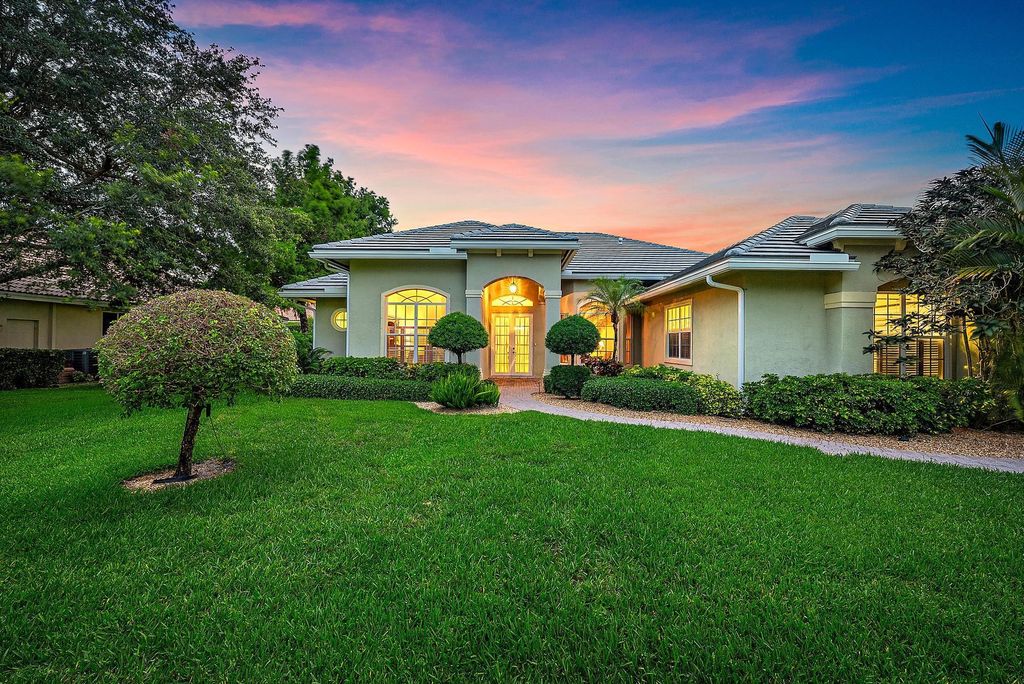 Photo of 18974 SE Jupiter River Drive, Jupiter, FL 33458 (MLS # R11095776)