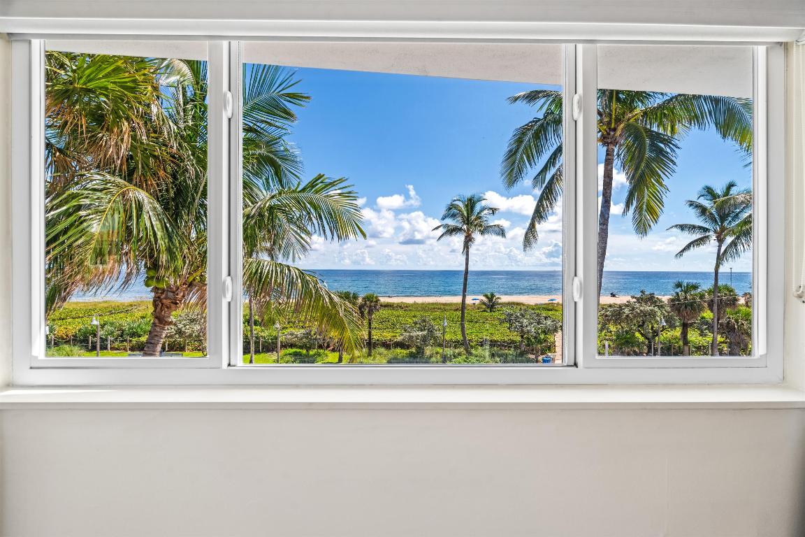 WINDEMERE HOUSE CONDO - Residential