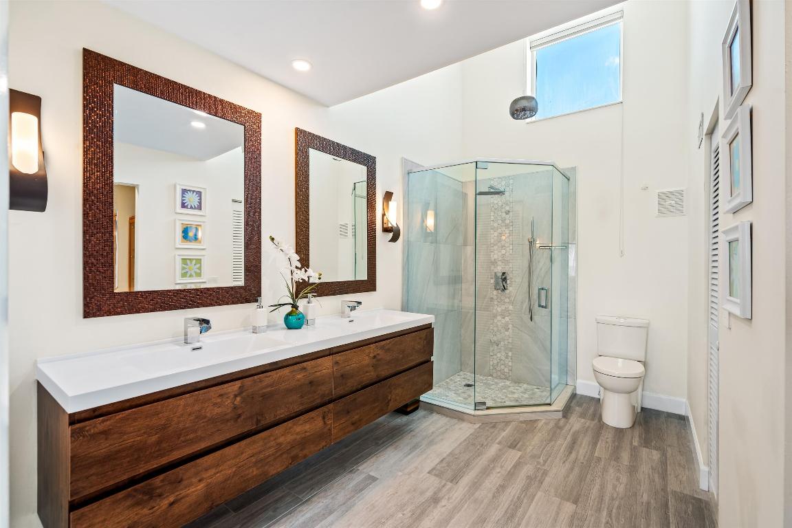 WINDEMERE HOUSE CONDO - Residential