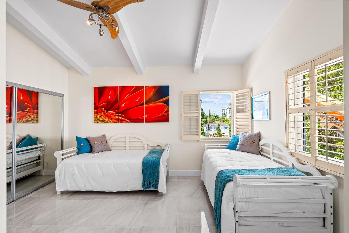 WINDEMERE HOUSE CONDO - Residential