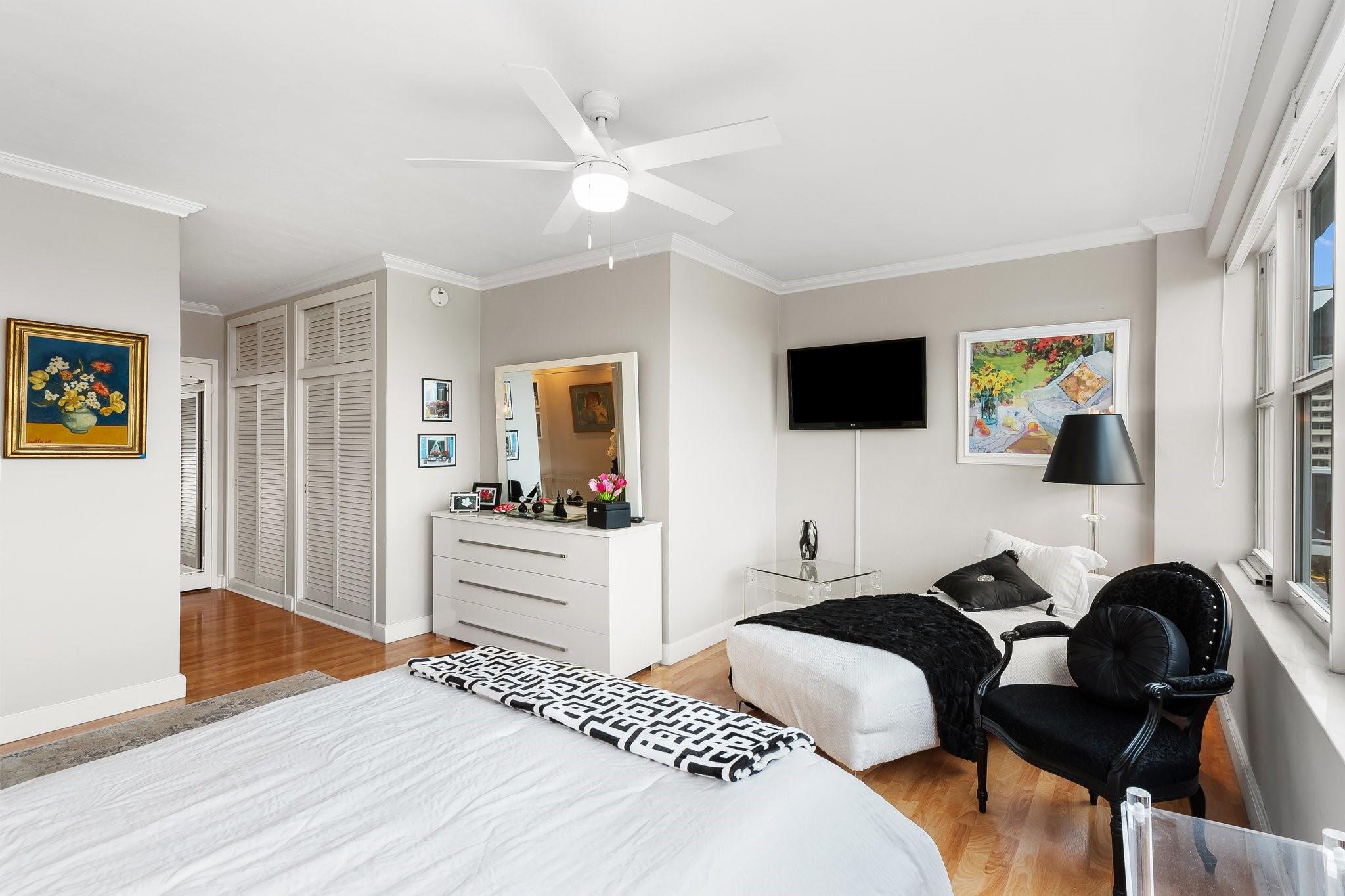 Coral Ridge Towers East - Residential