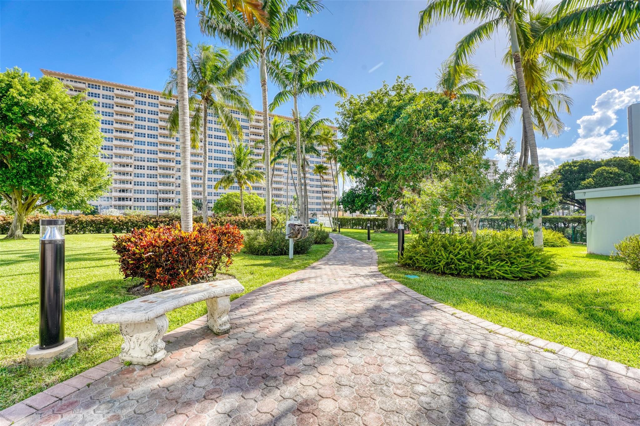 Coral Ridge Towers East - Residential