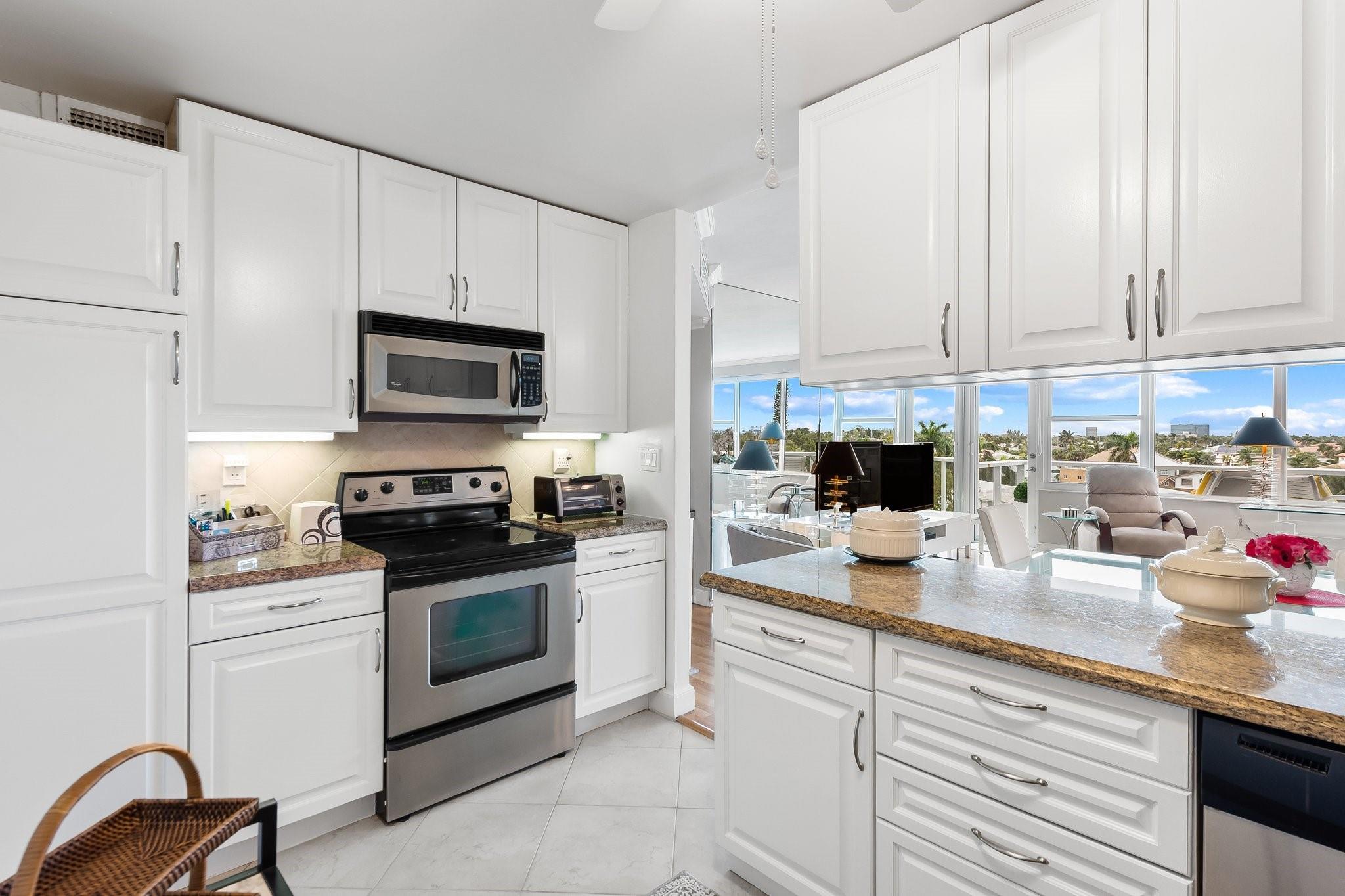 Coral Ridge Towers East - Residential