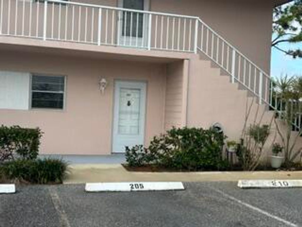 Photo of 18081 SE Country Club Drive #21-205, Jupiter, FL 33469 (MLS # B26011123)