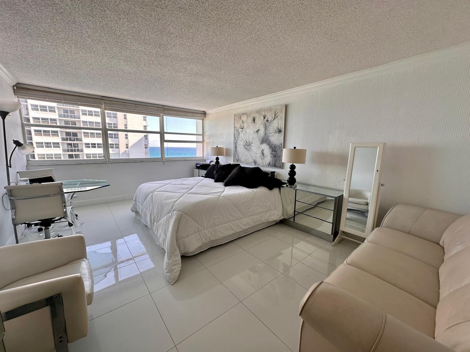 LA MER ESTATES WEST CONDO - Residential Lease