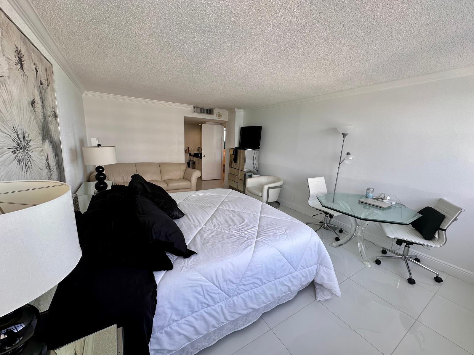 LA MER ESTATES WEST CONDO - Residential Lease