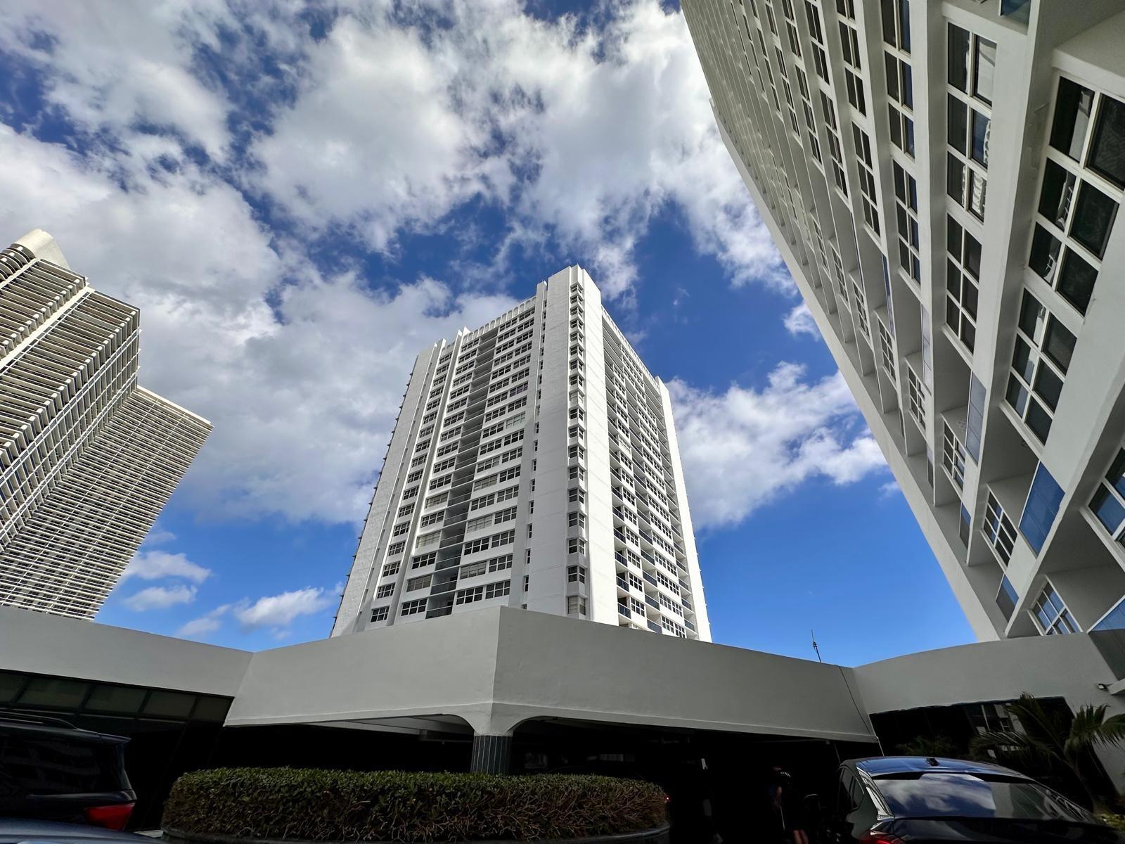 LA MER ESTATES WEST CONDO - Residential Lease