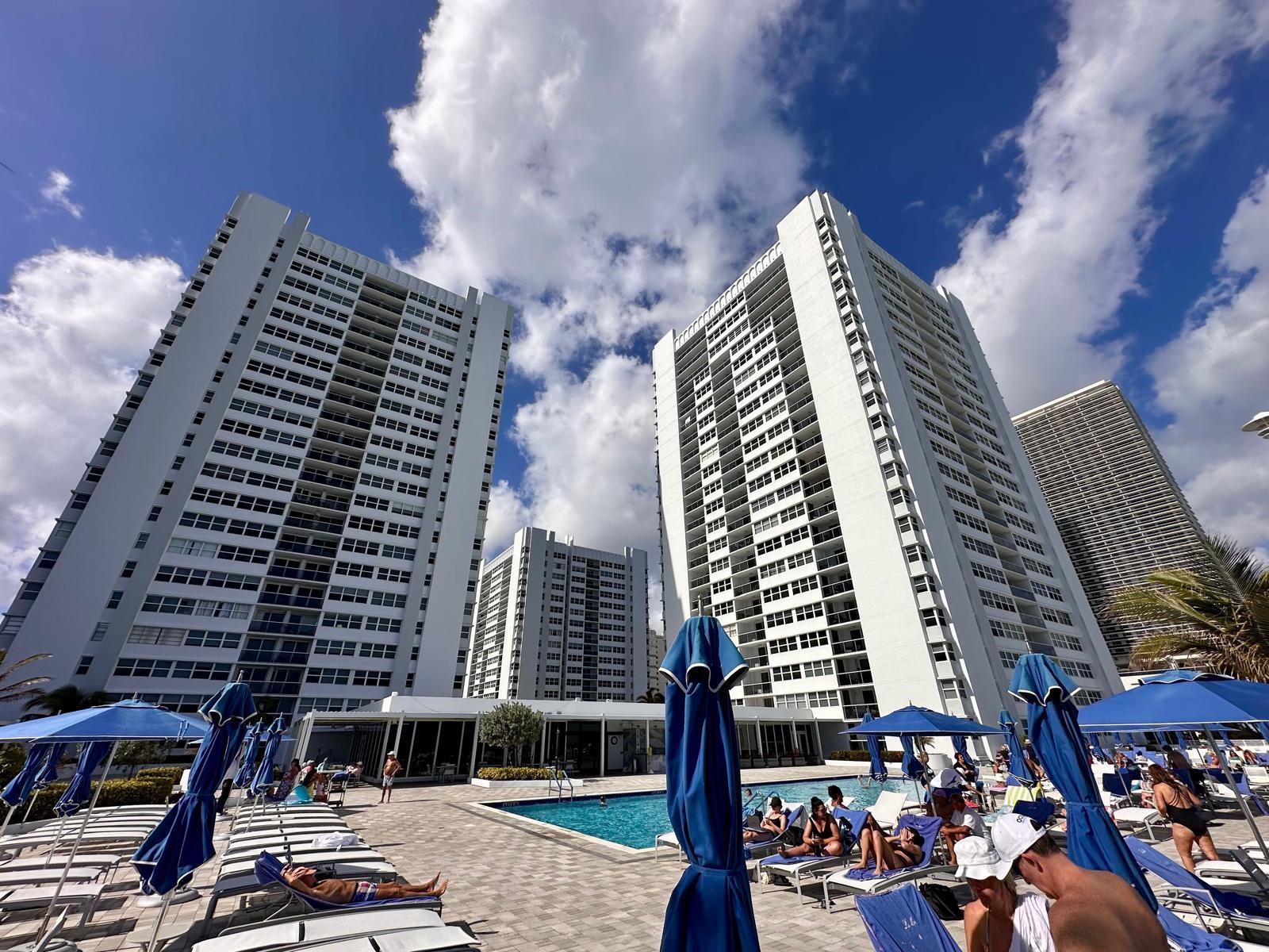 LA MER ESTATES WEST CONDO - Residential Lease