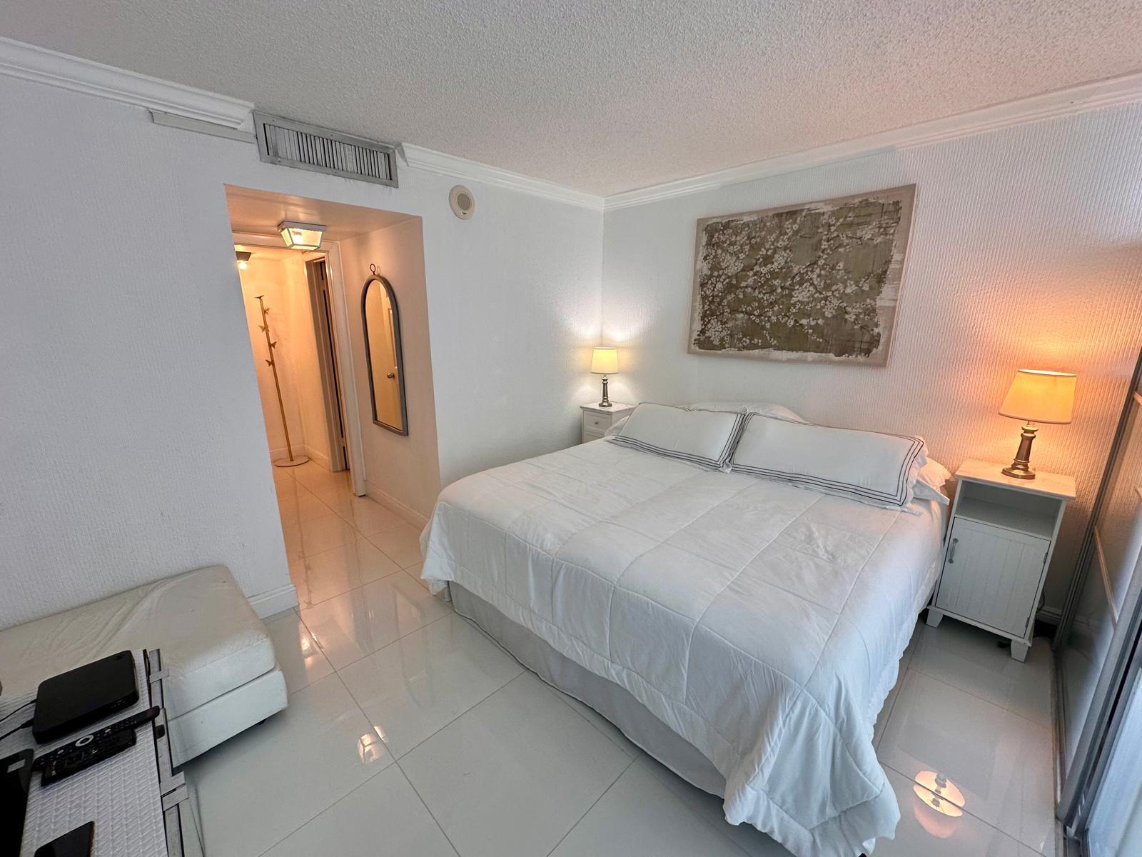 LA MER ESTATES WEST CONDO - Residential Lease