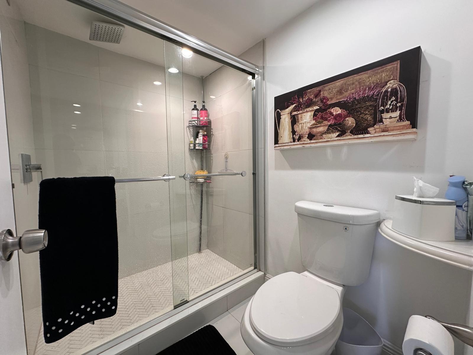 LA MER ESTATES WEST CONDO - Residential Lease