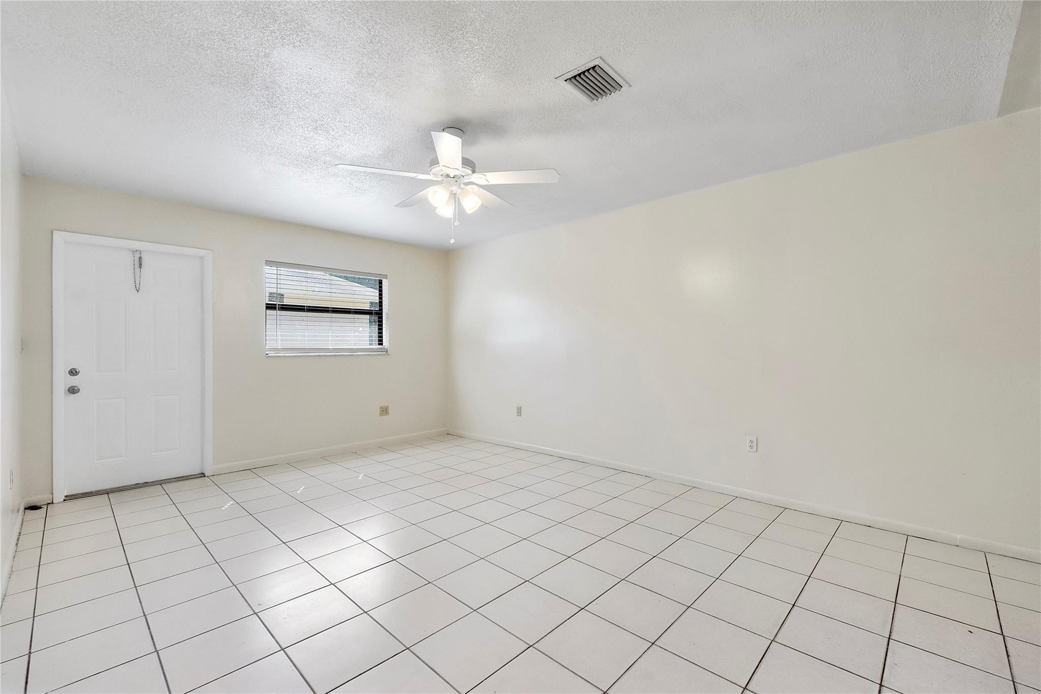 Lincoln Park Corr 5-2 B - Residential Lease