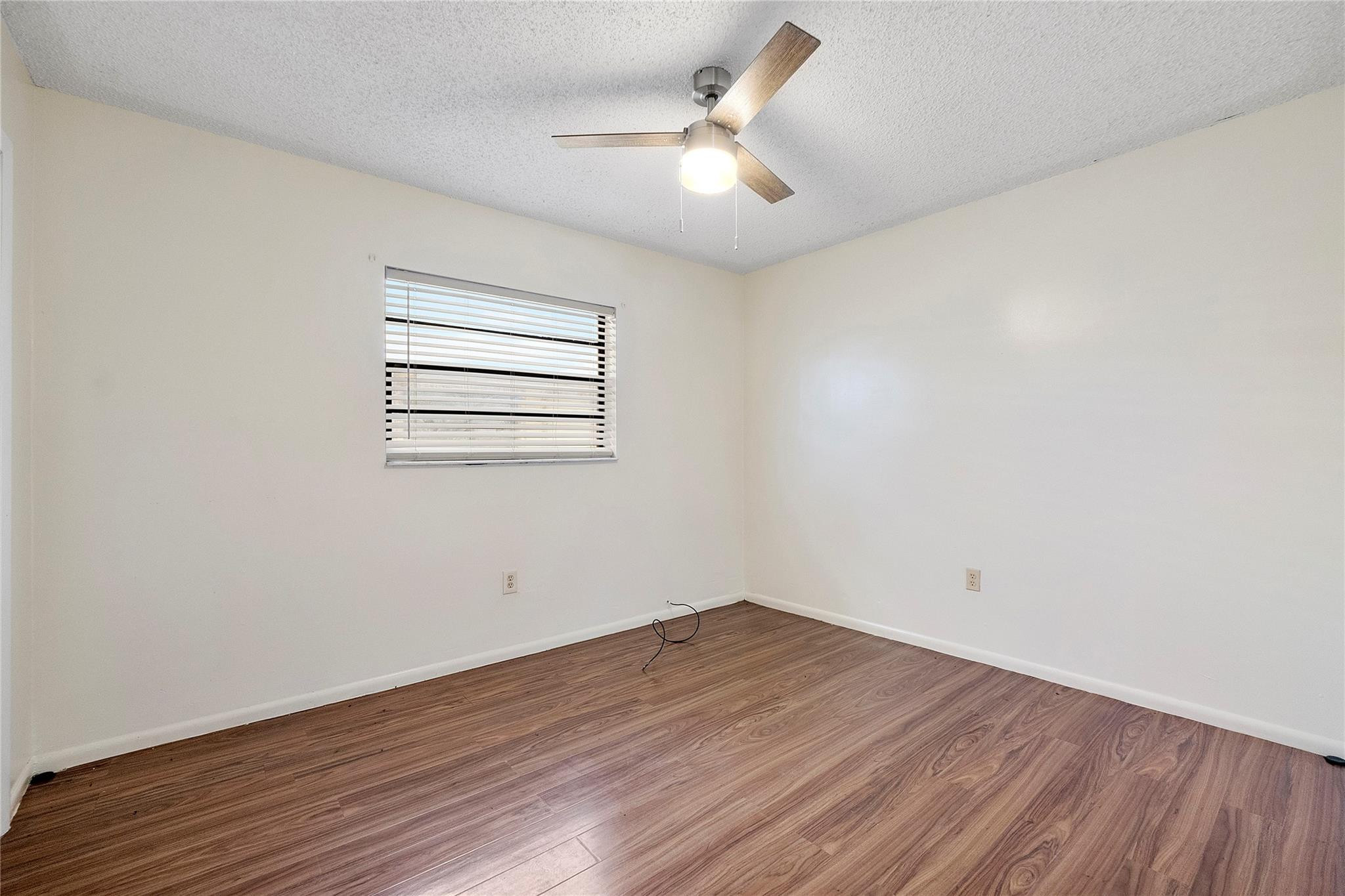 Lincoln Park Corr 5-2 B - Residential Lease