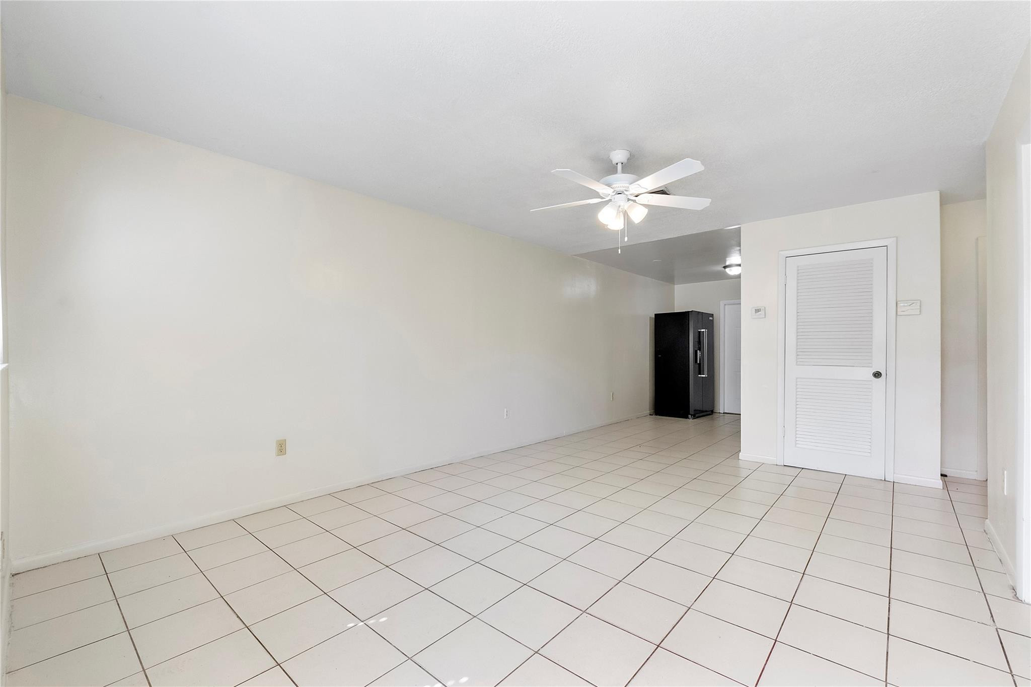 Lincoln Park Corr 5-2 B - Residential Lease