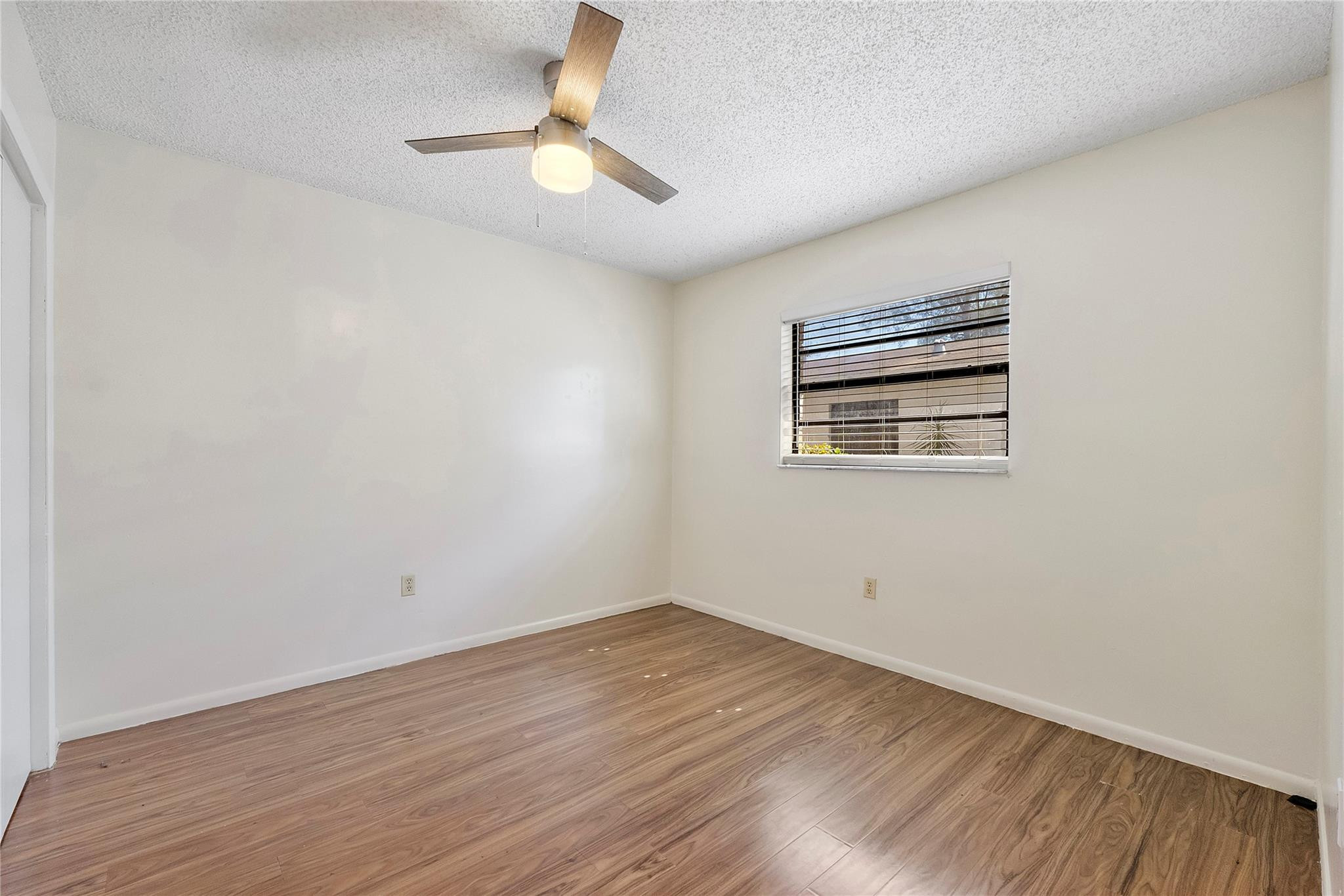 Lincoln Park Corr 5-2 B - Residential Lease
