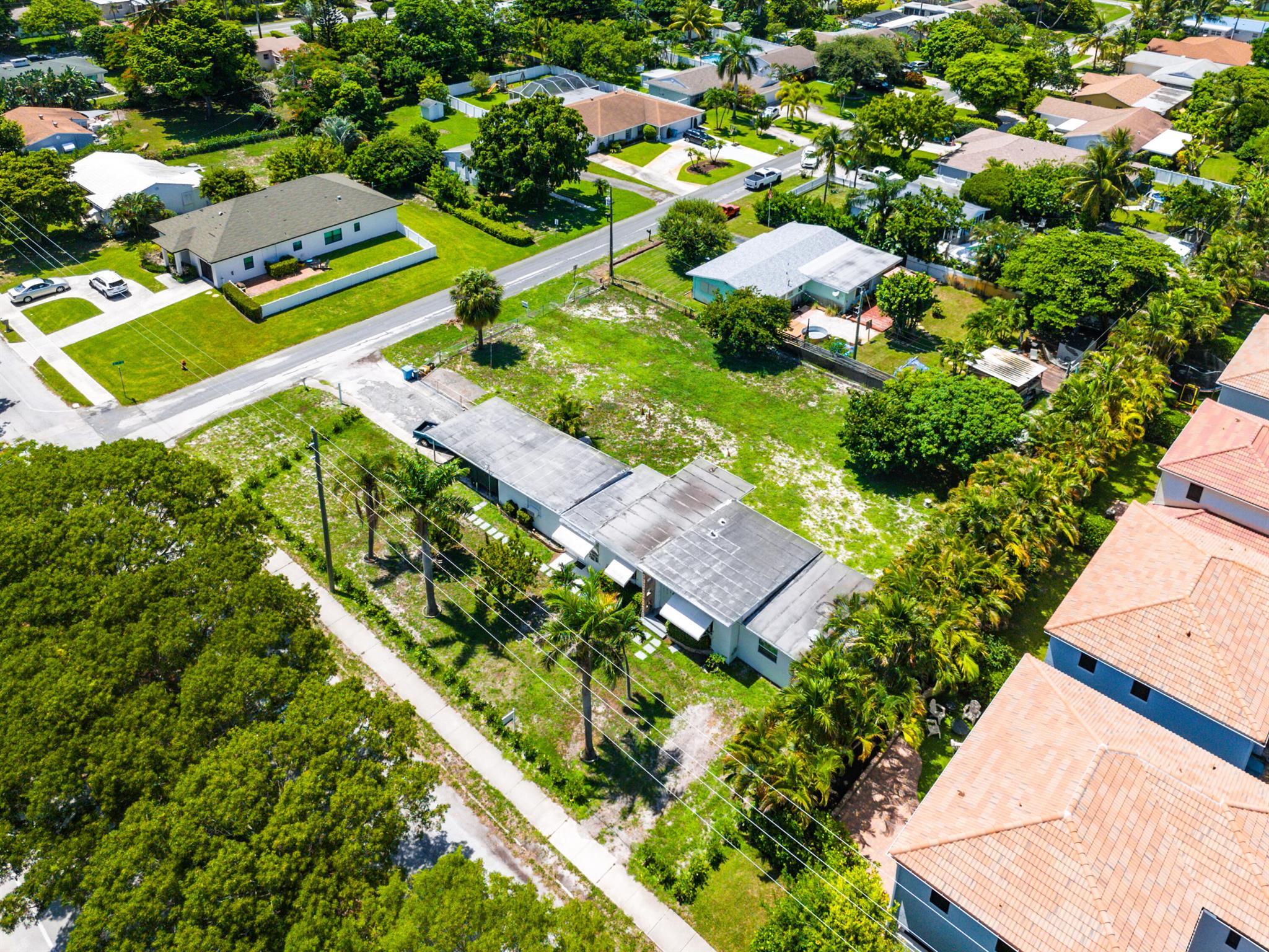 335 Gulfstream Boulevard