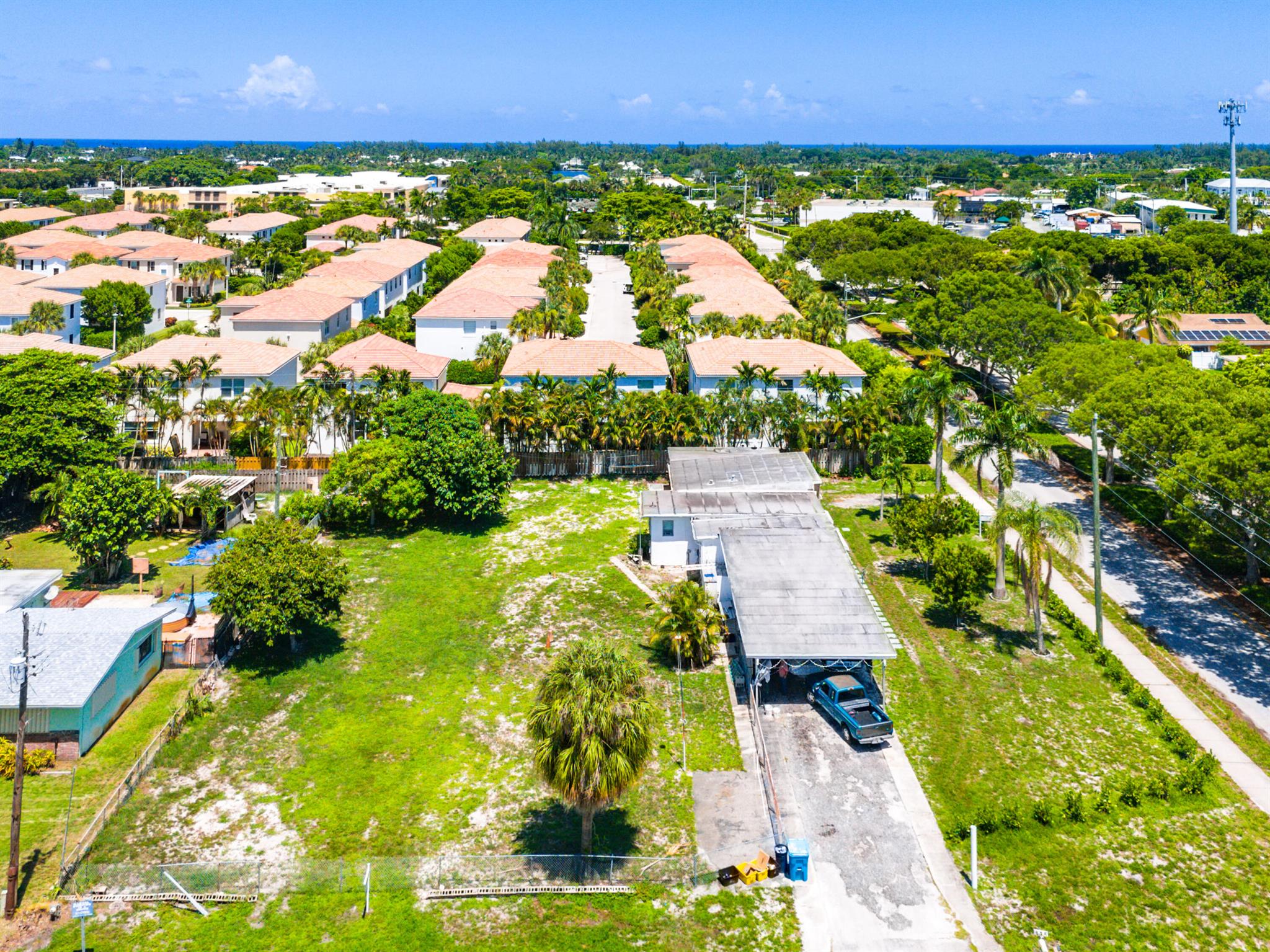 335 Gulfstream Boulevard