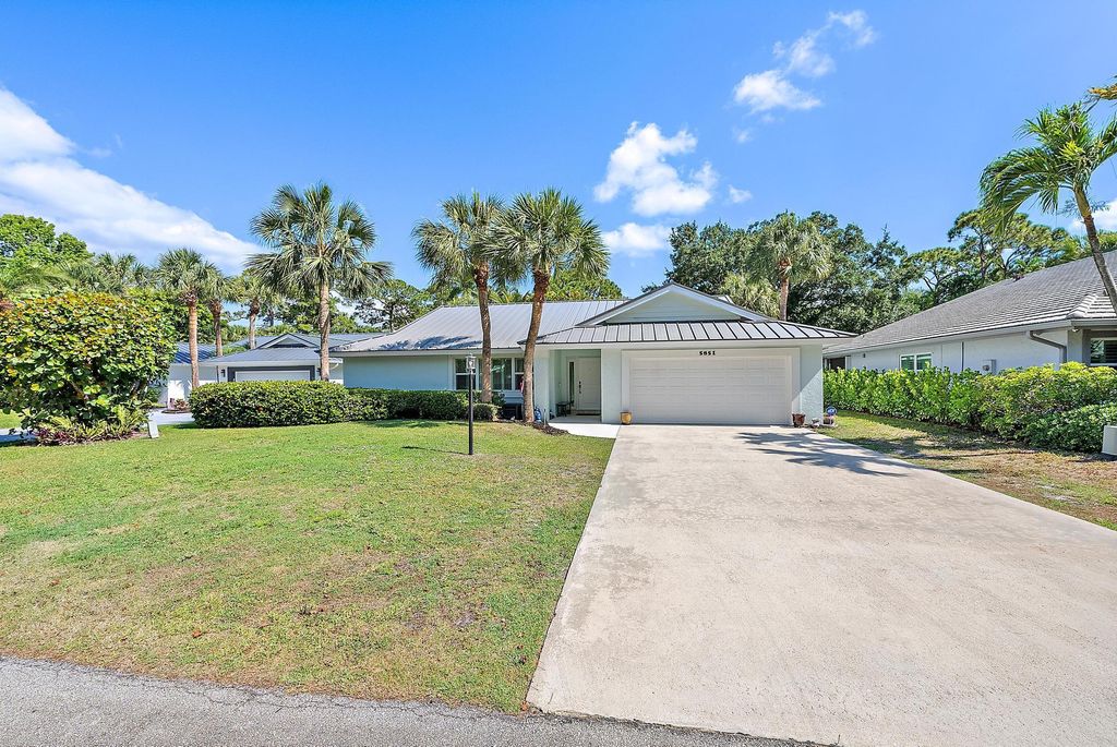 Photo of 5851 Stonewood Court, Jupiter, FL 33458 (MLS # R11089311)