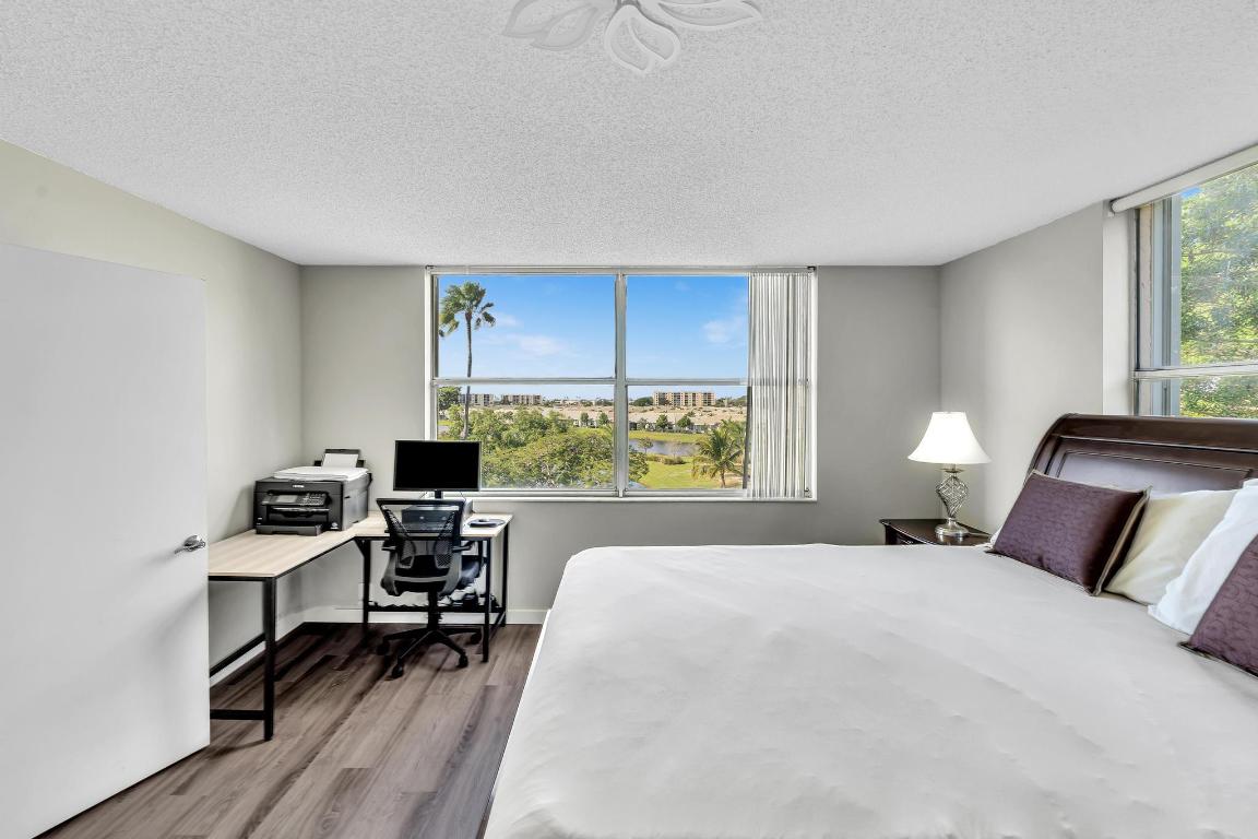 VILLAGES OF ORIOLE BONAIRE - Residential