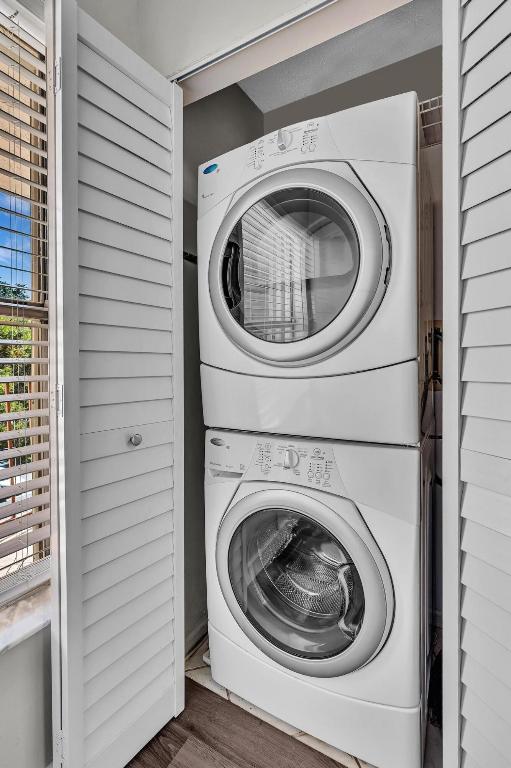 VILLAGES OF ORIOLE BONAIRE - Residential